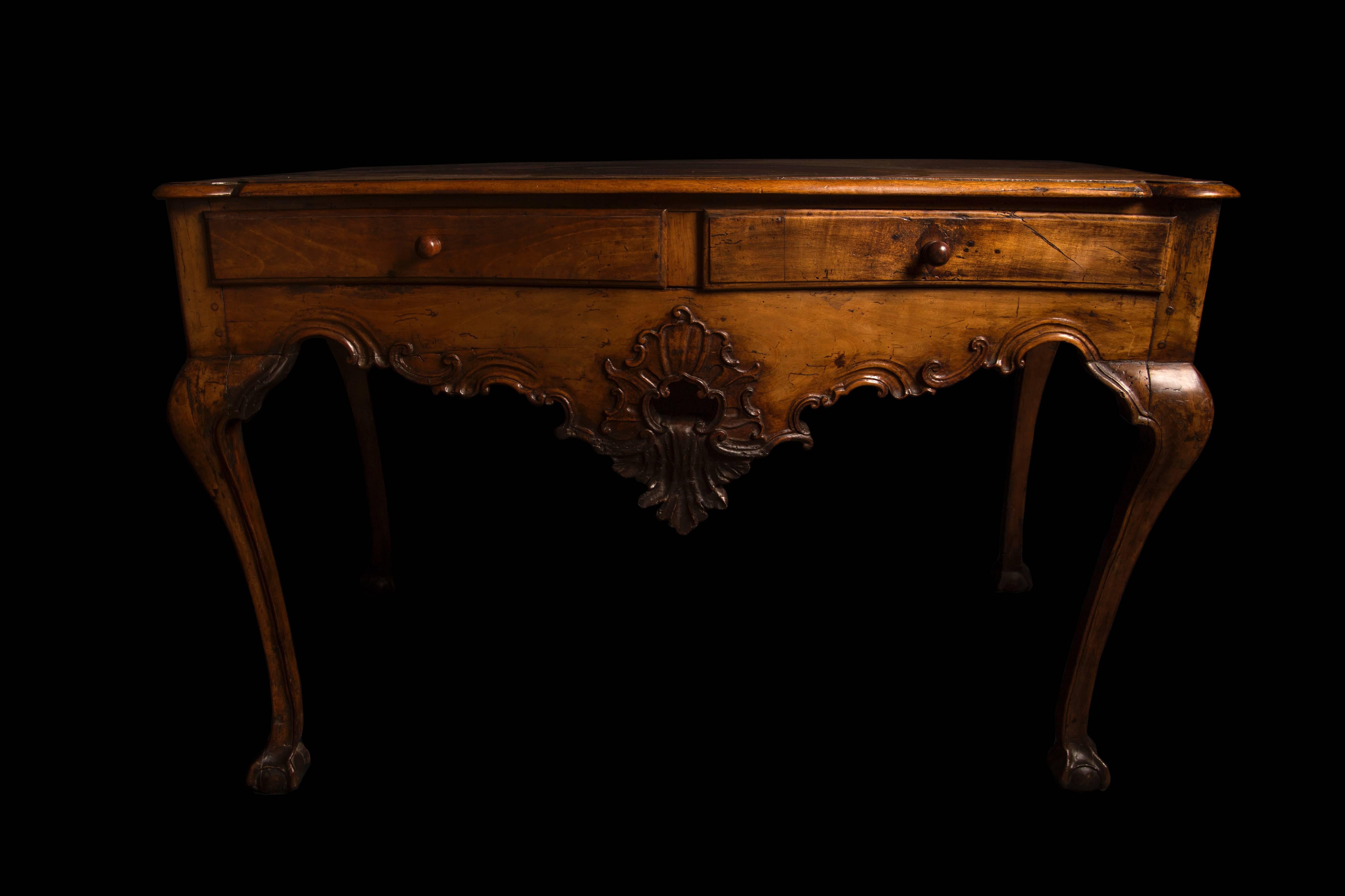 Carved João V King of Portugal, Walnut and Cherrywood Side Table / Desk, 18th Century