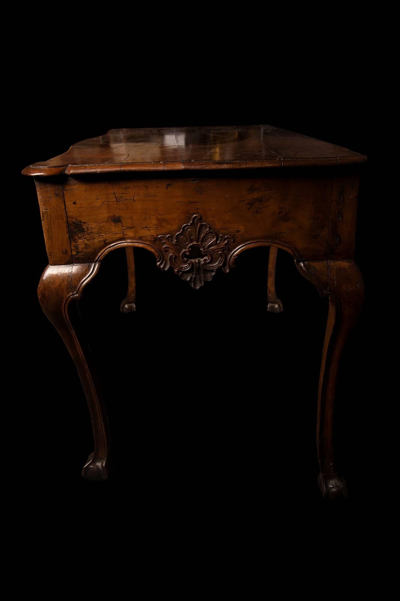 18th Century and Earlier João V King of Portugal, Walnut and Cherrywood Side Table / Desk, 18th Century