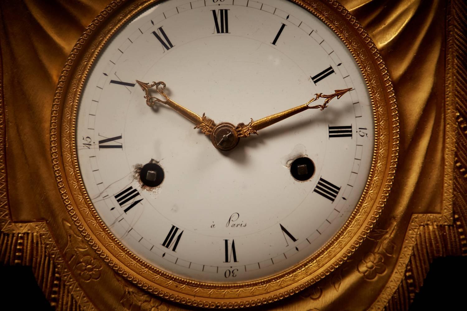 Bronze Empire Gilt and Patinated Mantel Clock 'Sacrifice a L'amour', Paris 19th Century
