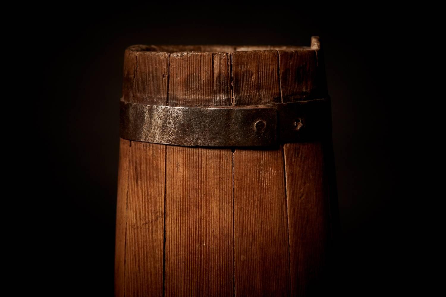 Wonderful English Handcrafted Wooden Barrel of Unusual Shape, 19th Century In Good Condition In London, GB