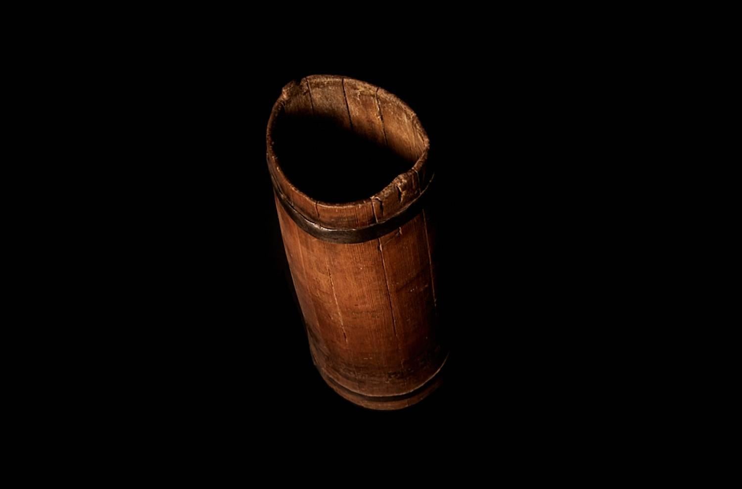 Wonderful English Handcrafted Wooden Barrel of Unusual Shape, 19th Century 1