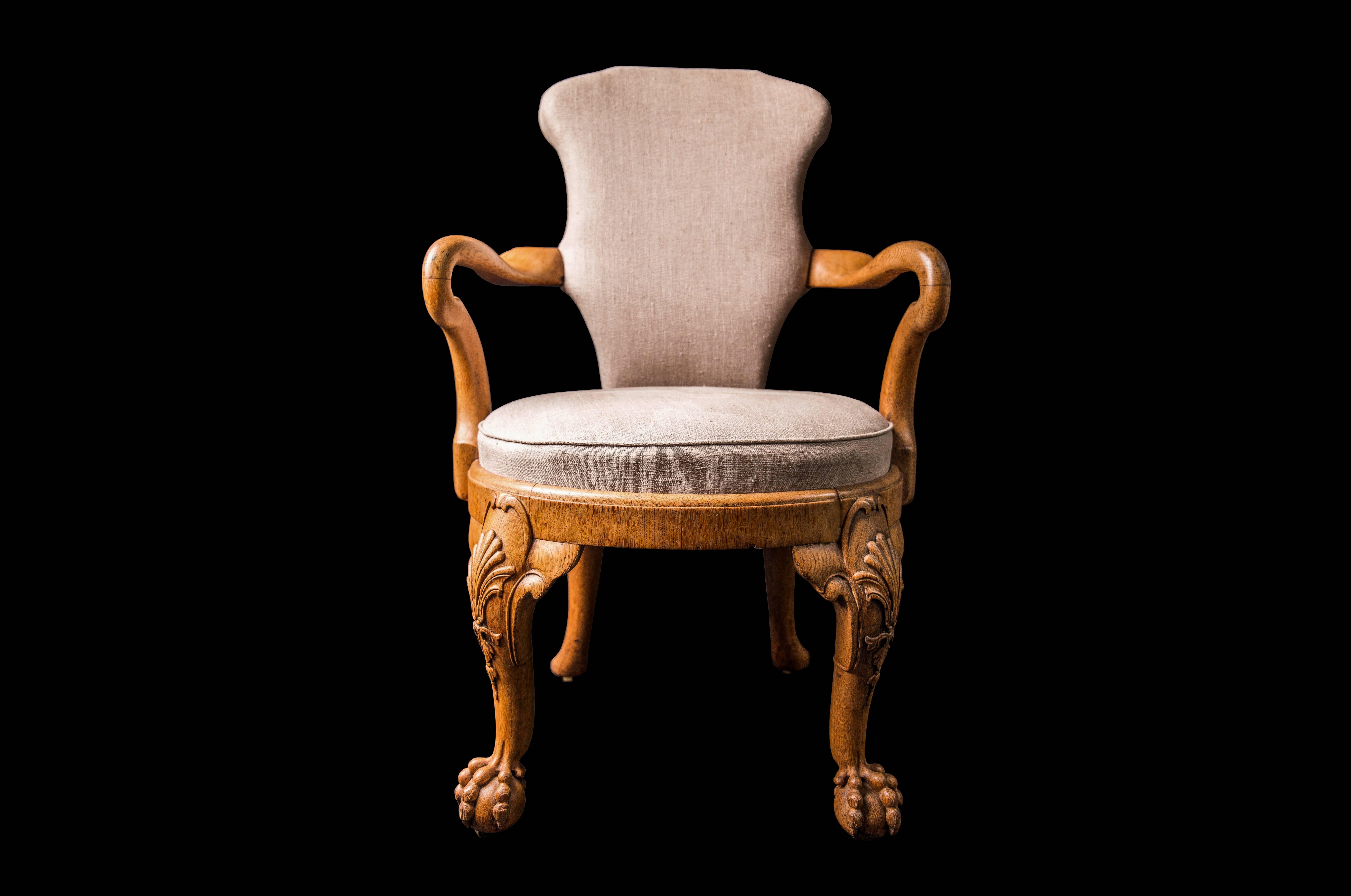 Pair of George IV Carved Oak Open Armchairs by Gillows In Good Condition In London, GB