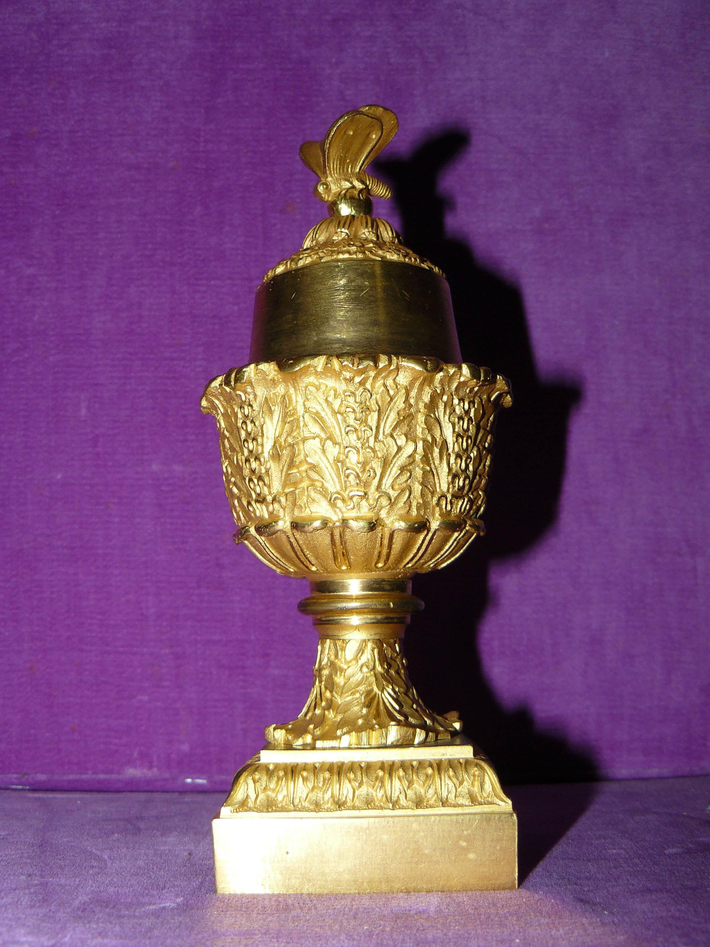 Charles X, Inkwell and Bell Gilt Bronze In Good Condition In Biarritz, FR