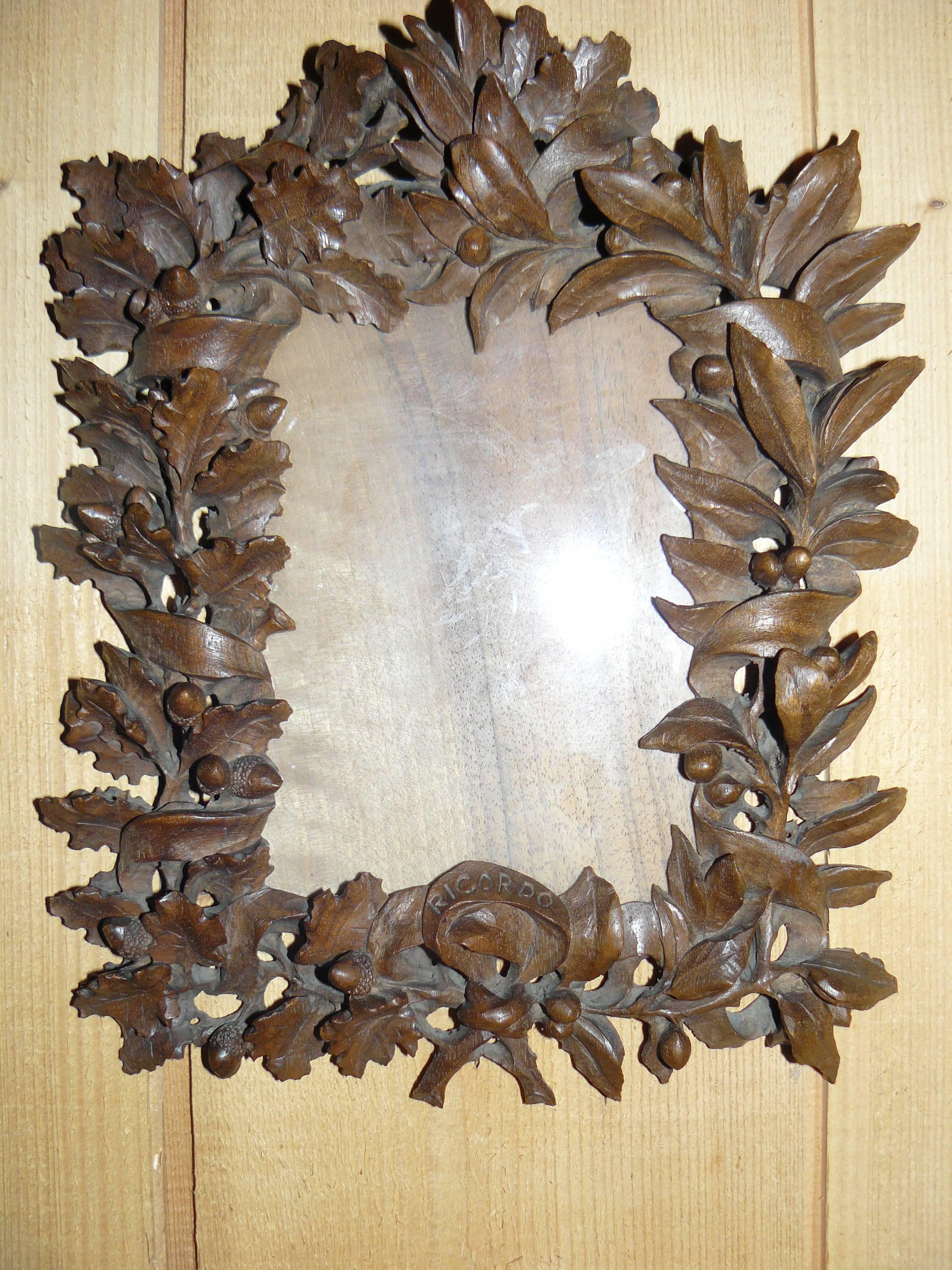 Beautiful carved wood frame, circa 1880, Italy, late 19th, like 