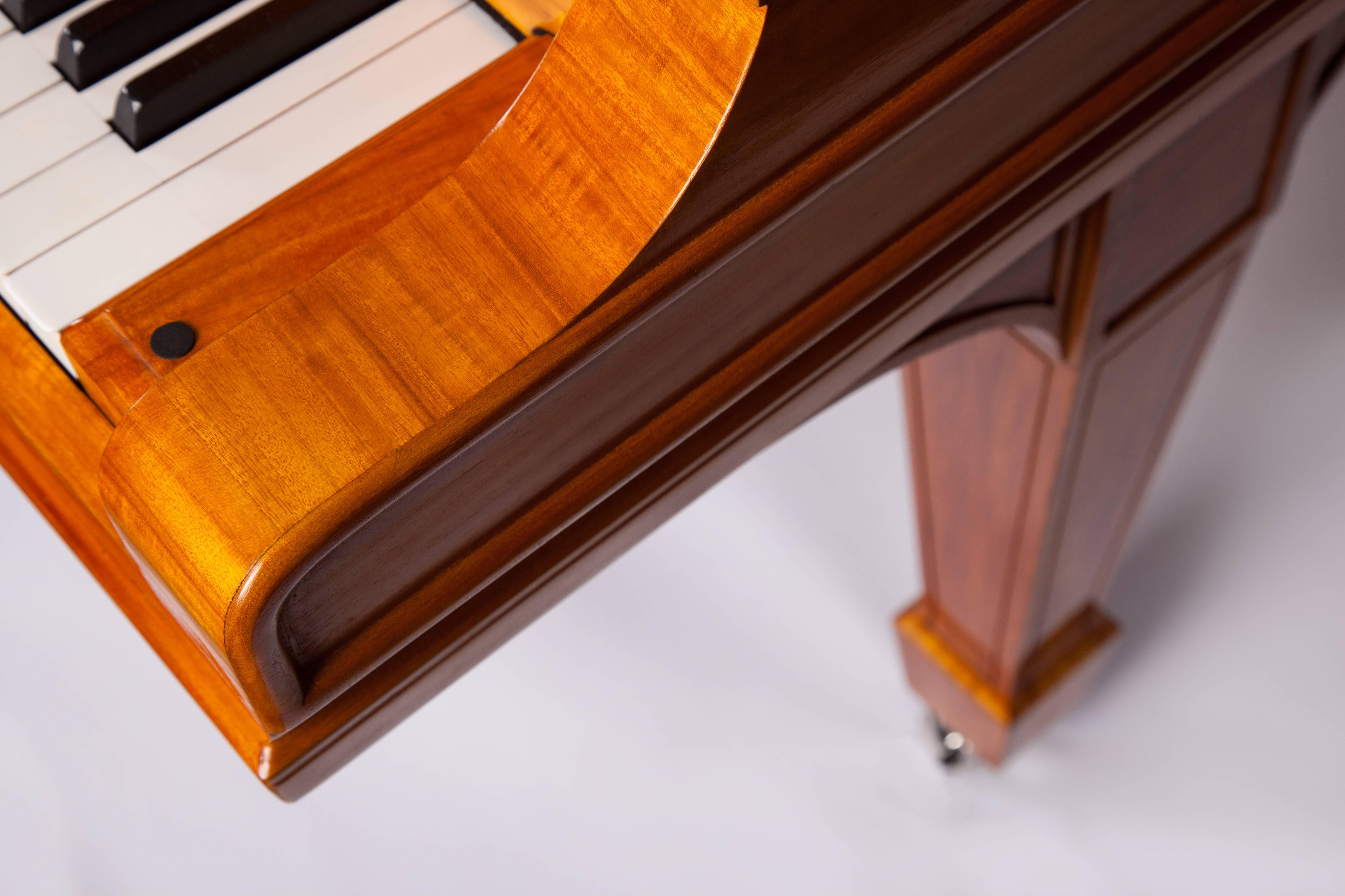20th Century Steinway & Sons L Grand Piano Lemon Wood Handpolished Chrome Details New Acti For Sale