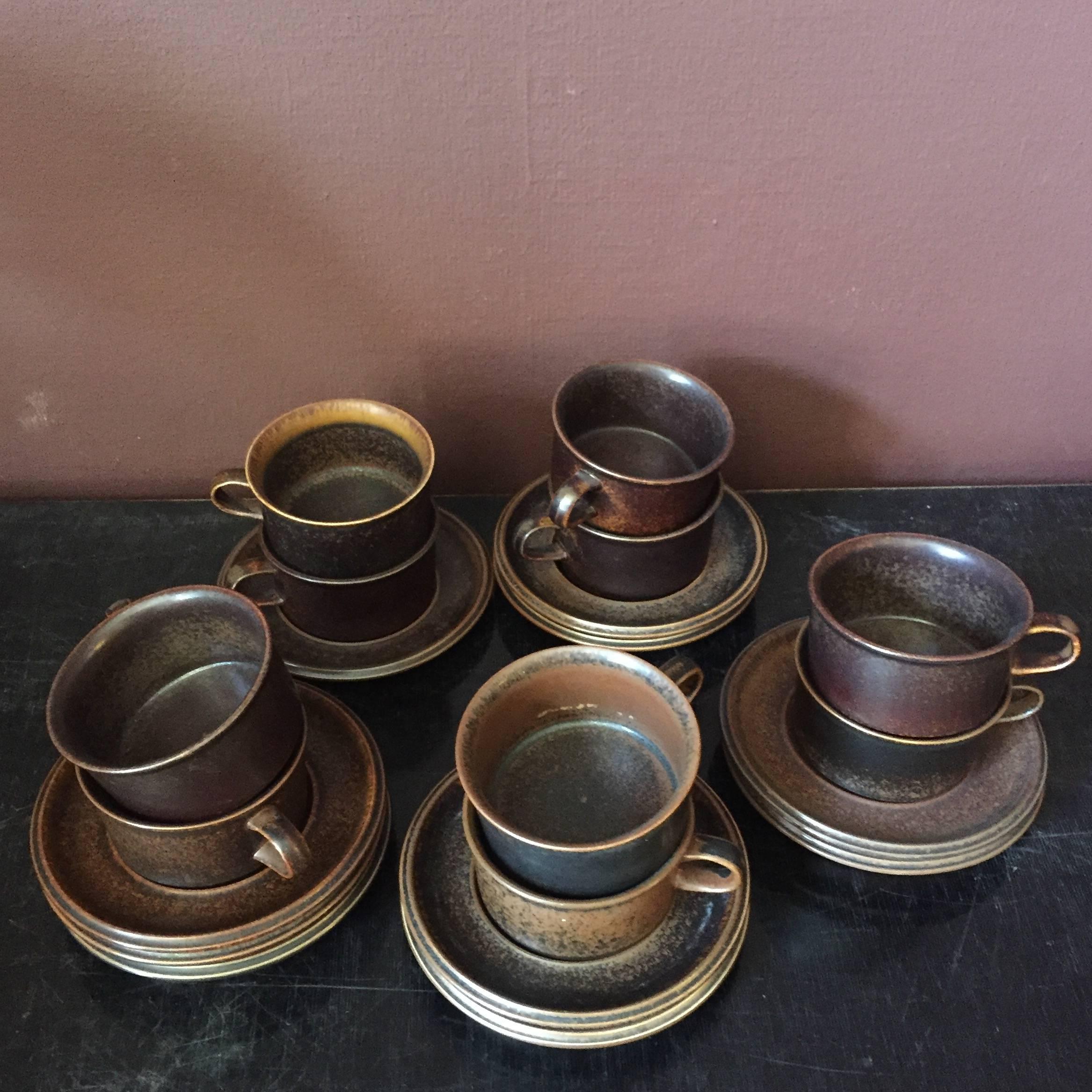 Ruska from Arabia, Brown Stoneware, Tea Service, Finnish Design, 1960s-1970s In Good Condition For Sale In Copenhagen, DK