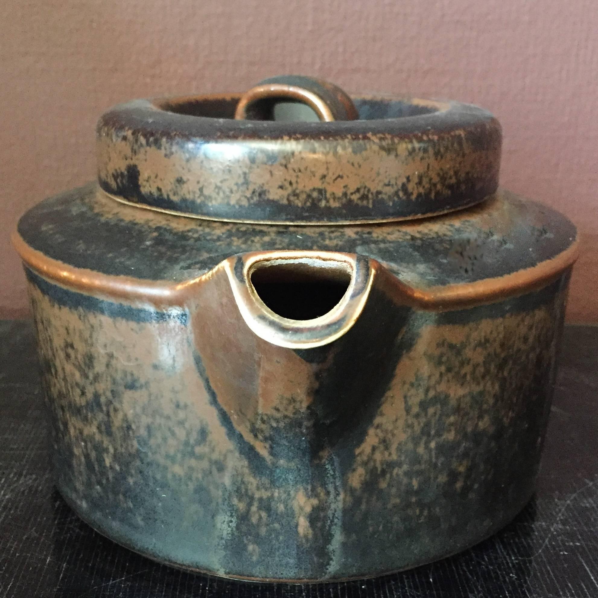 Ruska from Arabia, Brown Stoneware, Tea Pot, Sugar Bowl and Milk Jug In Good Condition In Copenhagen, DK