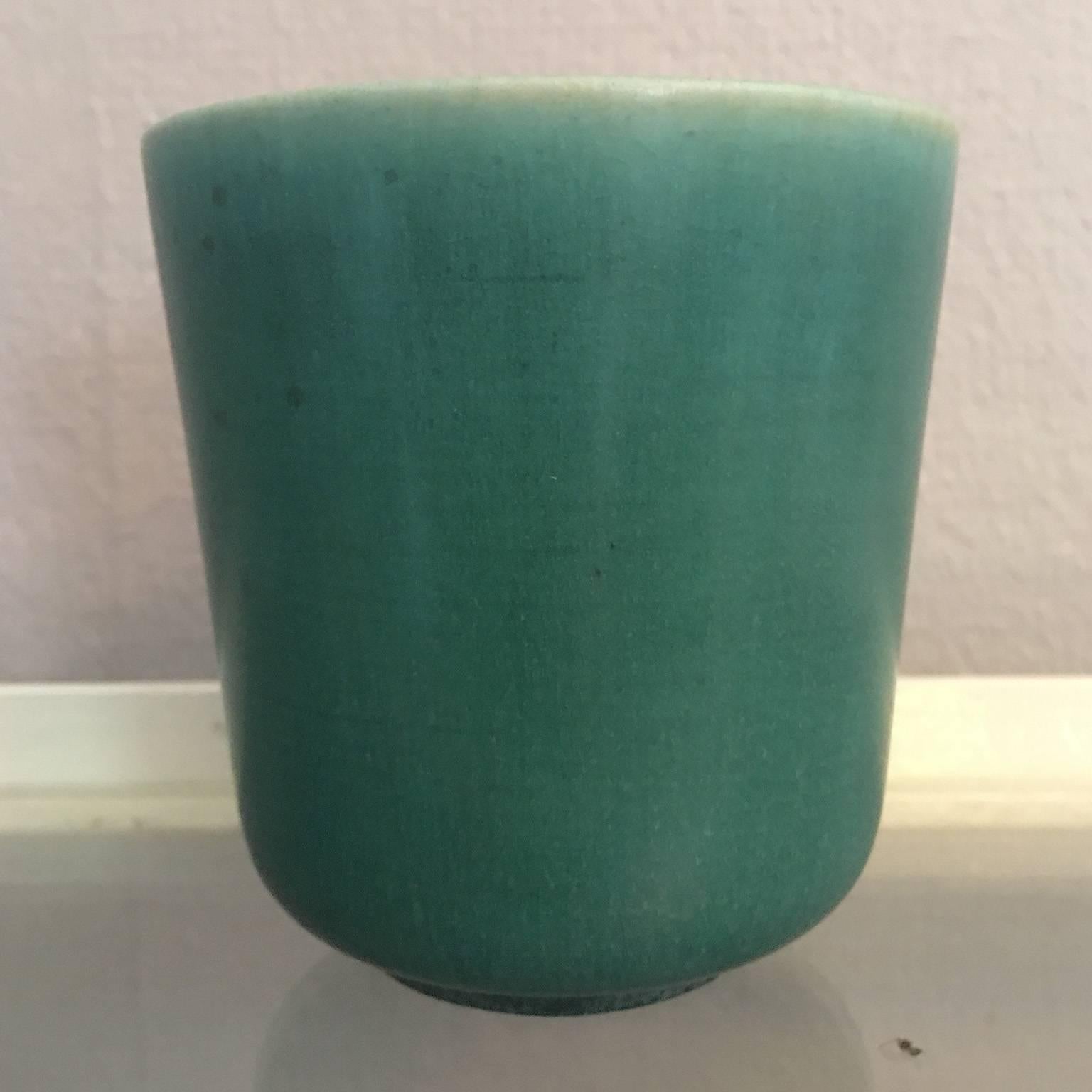 Green Saxbo vase in mint condition 
No chips or nags
Measures: H 9 cm 
Ø 9 cm.