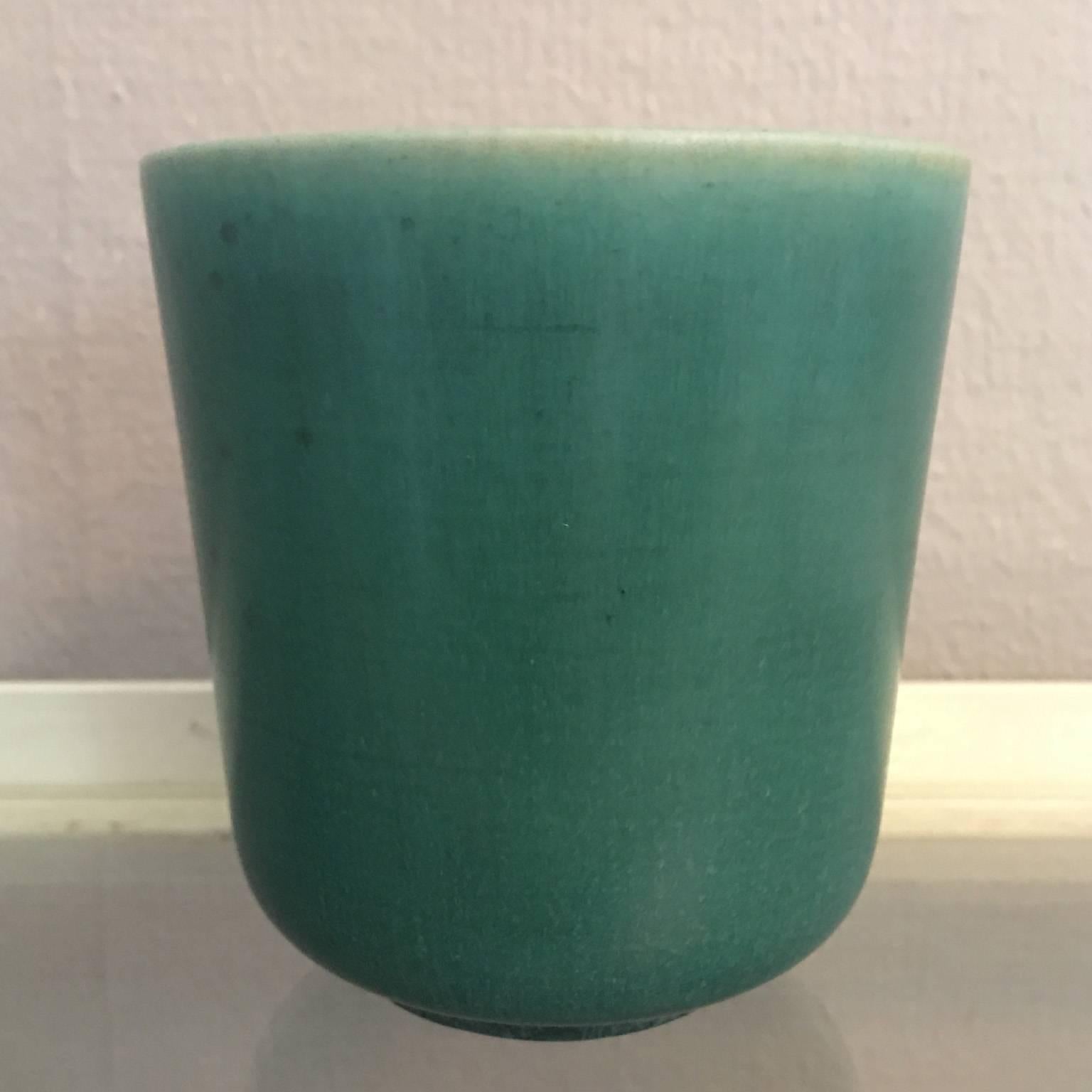 Mid-Century Modern Green Saxbo Vase For Sale