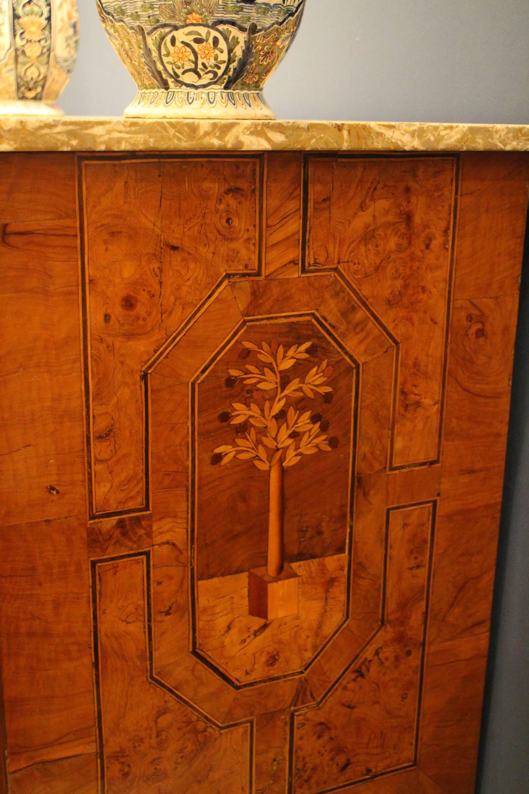 Marquetry 19th Century Italian Chest of Drawers For Sale