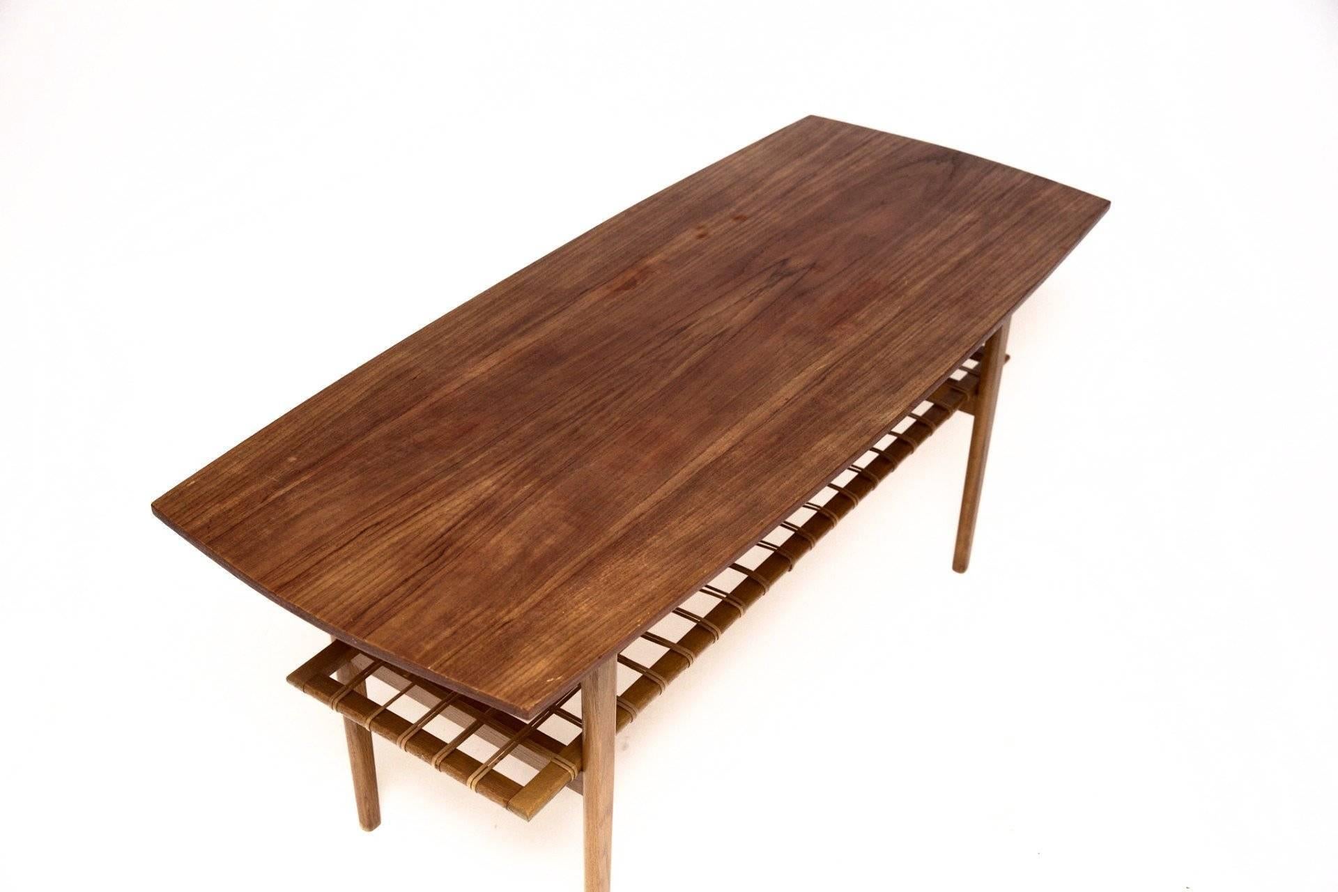 Danish Modern Teak Coffee Table In Excellent Condition For Sale In Zurich, CH