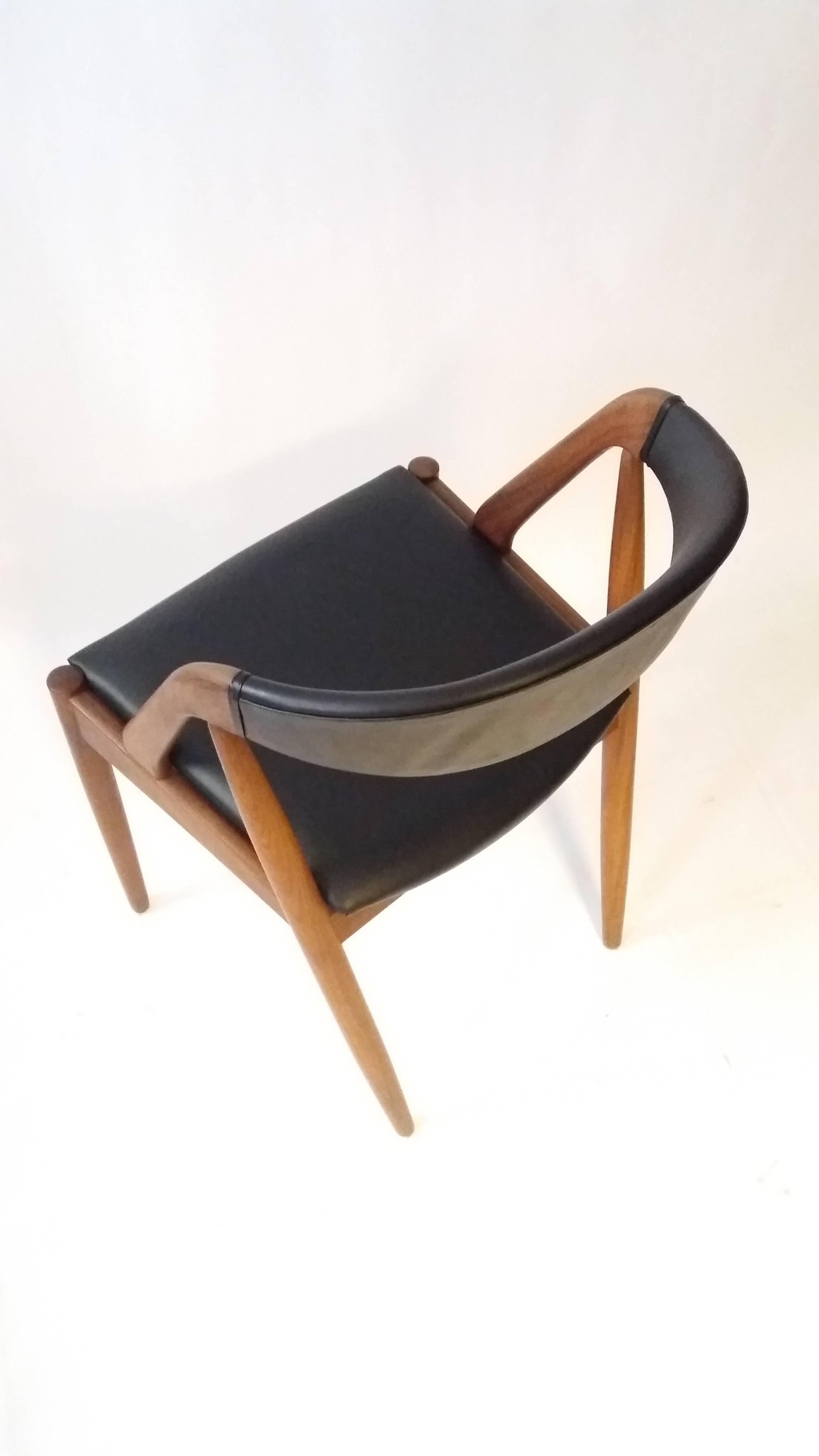 20th Century Set of 6 Kai Kristiansen Chairs model 31 with teak frame For Sale
