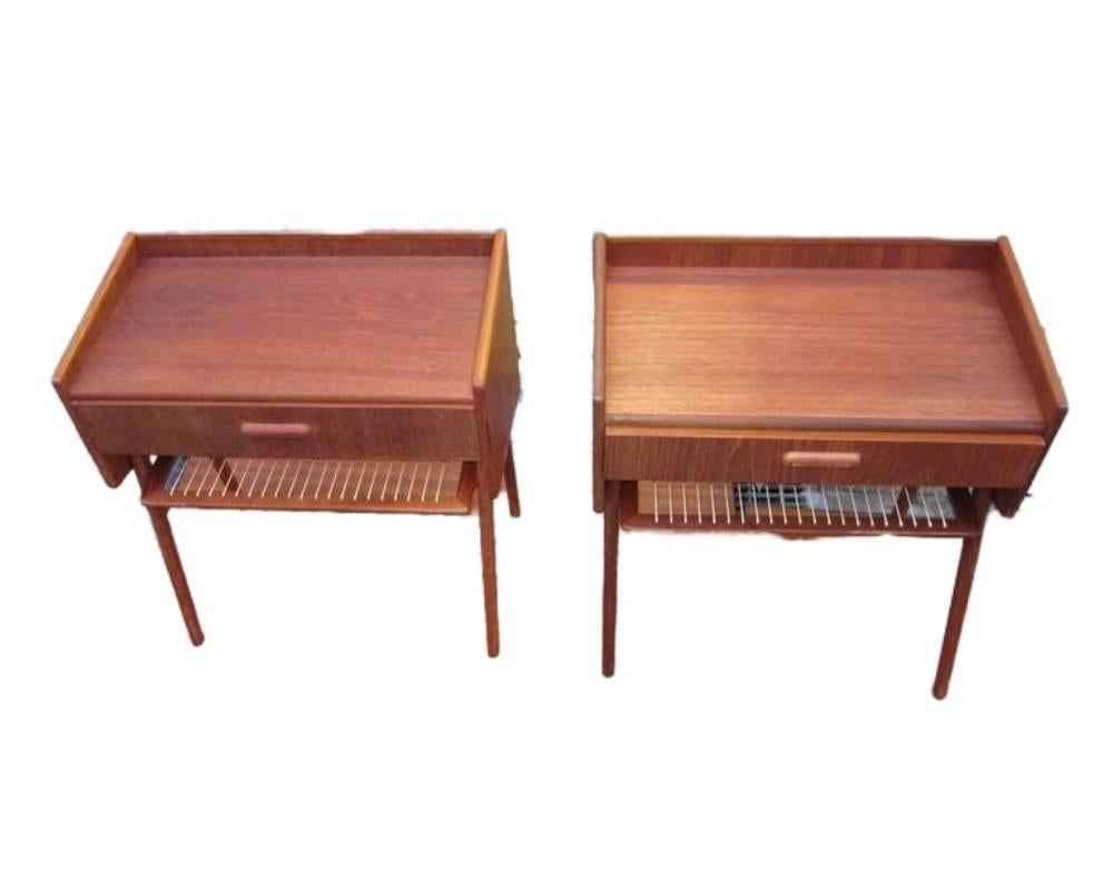 Pair of Danish Mid-Century Modern Night Tables with Cane Shelf In Good Condition For Sale In Zurich, CH