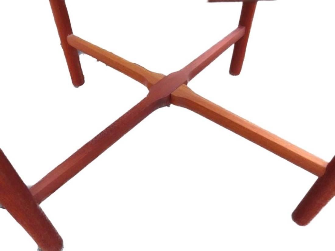 Hans Wegner Reversible Tray Top Table in Teak In Excellent Condition For Sale In Zurich, CH