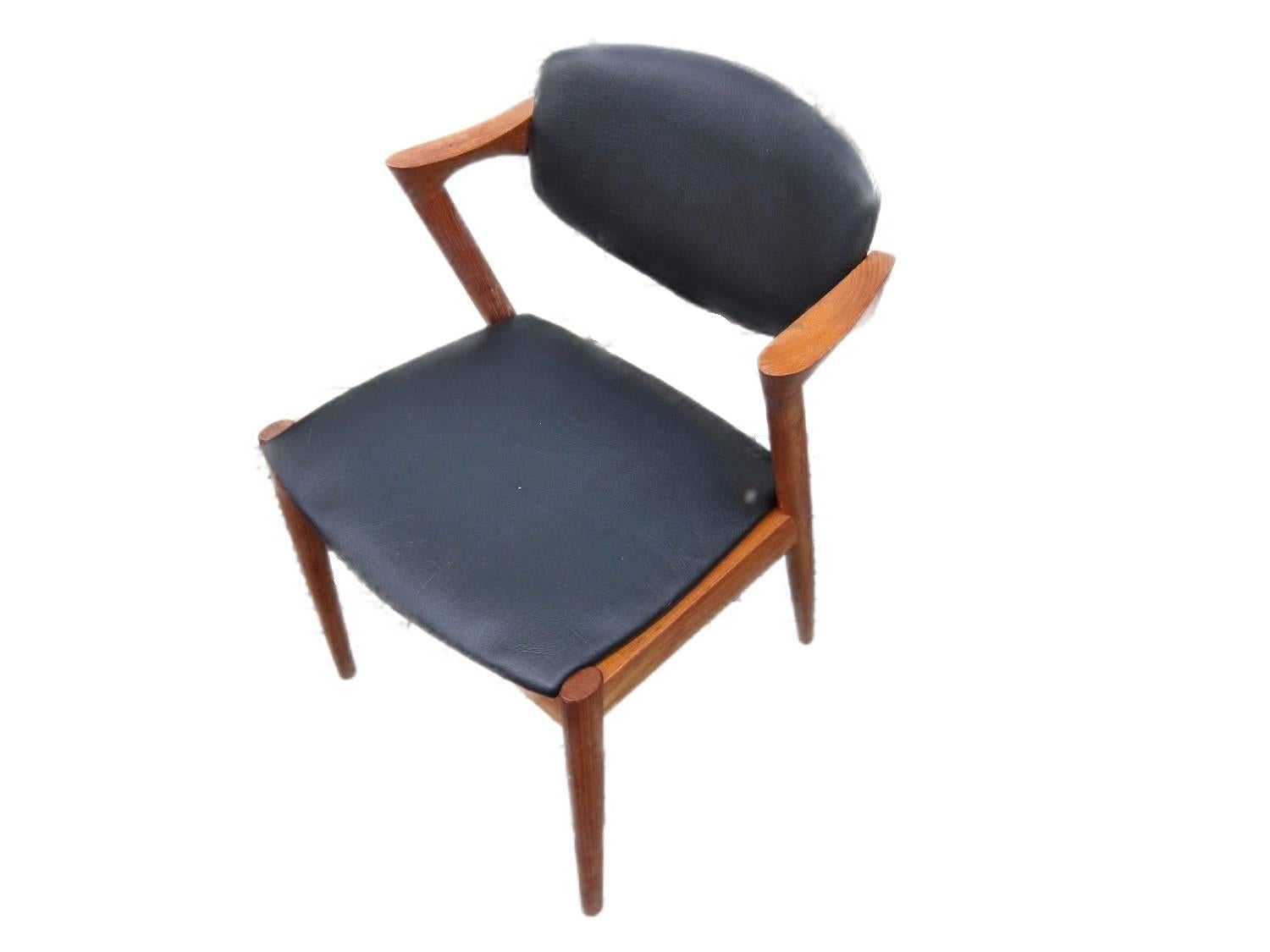 Danish 12 Kai Kristiansen Chairs model 42 in Teak CUSTOM UPHOLSTERY AVAILABLE For Sale