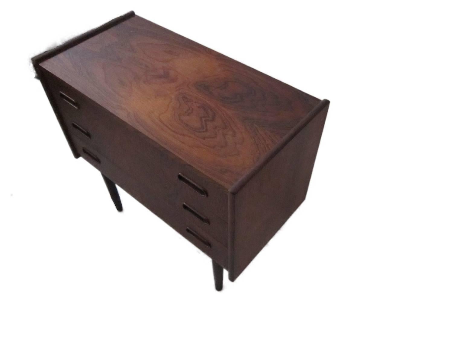 Danish Cabinet with Drawers in Rosewood In Excellent Condition For Sale In Zurich, CH