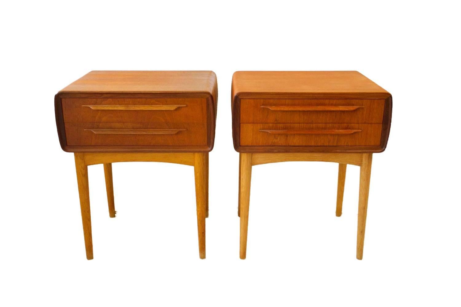Tall night tables by Danish designer Johannes Andersen. These cube-shaped tables in teak come with an oak frame and legs made of oak. The two drawers has a molded edge. They are both in great vintage condition. Note it is the small fine model. A