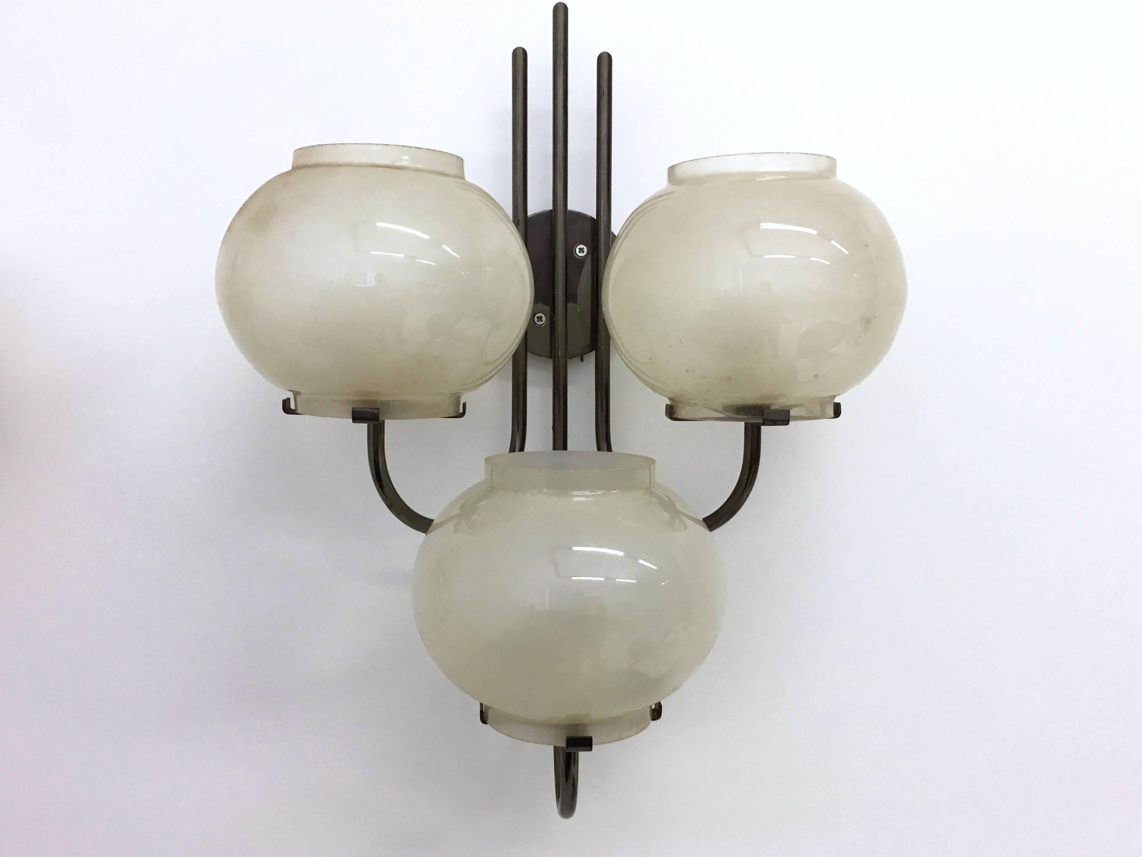 Pair of Sconces in the Style of Gino Sarfatti for Arteluce, Italy, 1960s (Messing)