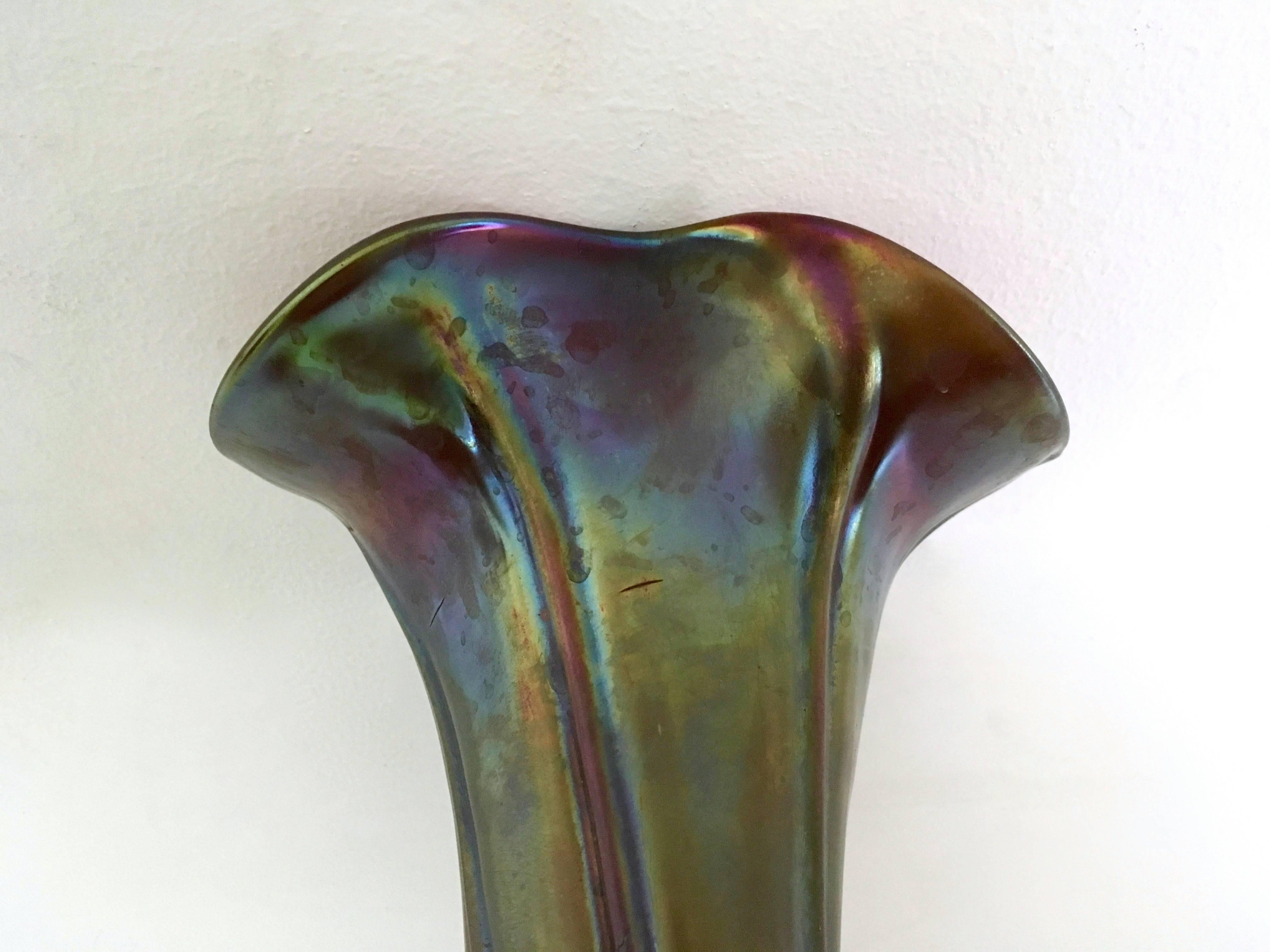 Vintage Art Deco Red and Green Iridescent Blown Glass Vase in the Style of Loetz For Sale 3