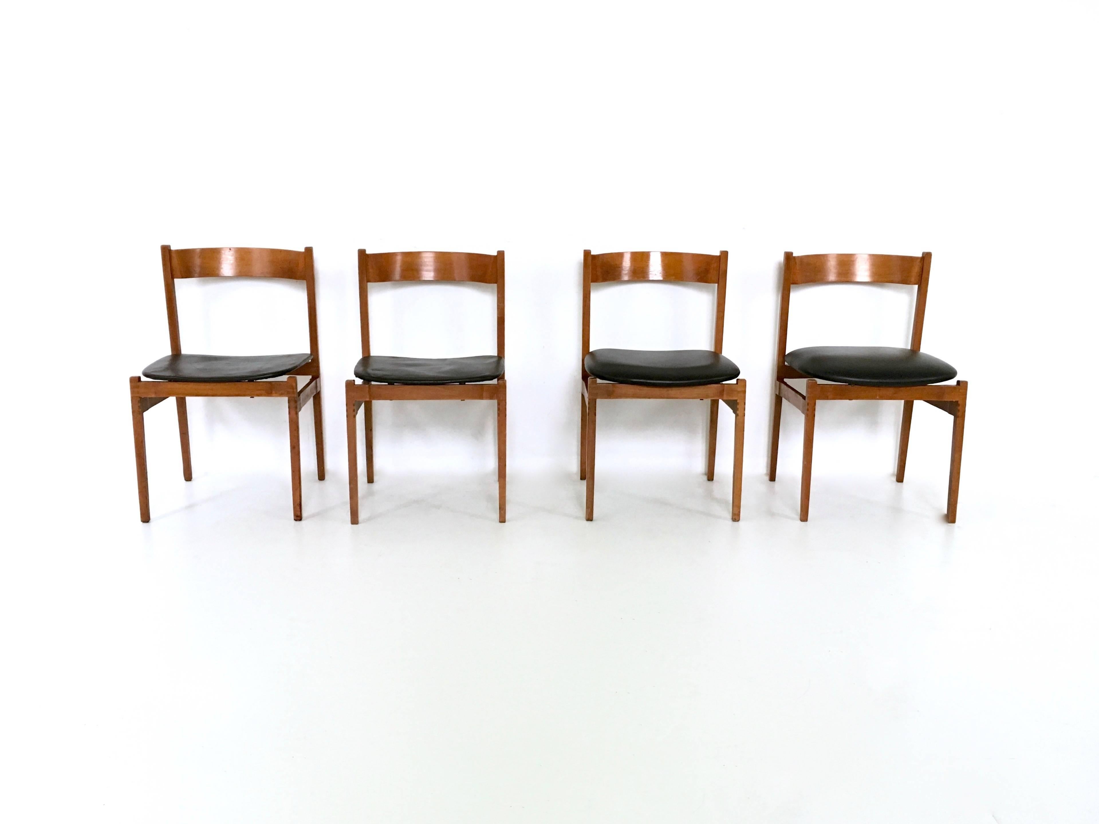 Set of Four Chairs by Gianfranco Frattini for Cassina, 1950s In Good Condition In Bresso, Lombardy