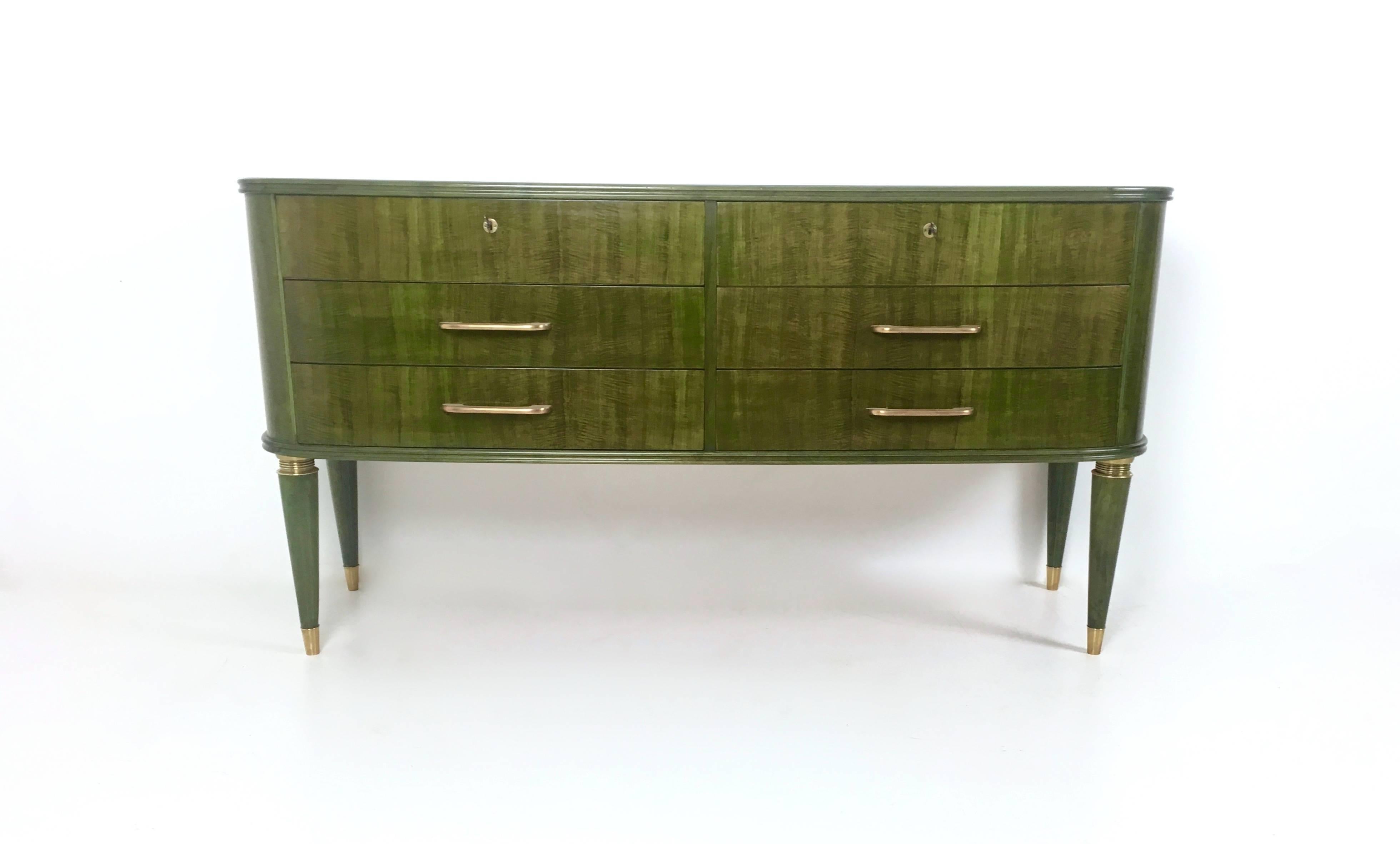 Italian Dyed Maple Dresser with a Black Opaline Glass Top, 1940s In Excellent Condition In Bresso, Lombardy