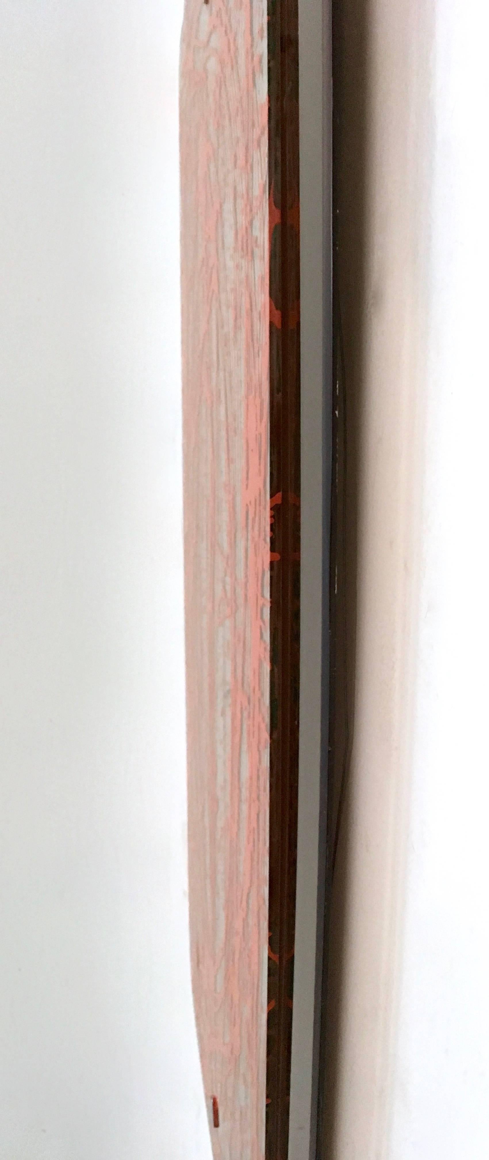 Wandspiegel von Enzio Wenk mit Plexiglasrahmen und orangefarbenen Emaille-Details, Italien im Zustand „Hervorragend“ im Angebot in Bresso, Lombardy