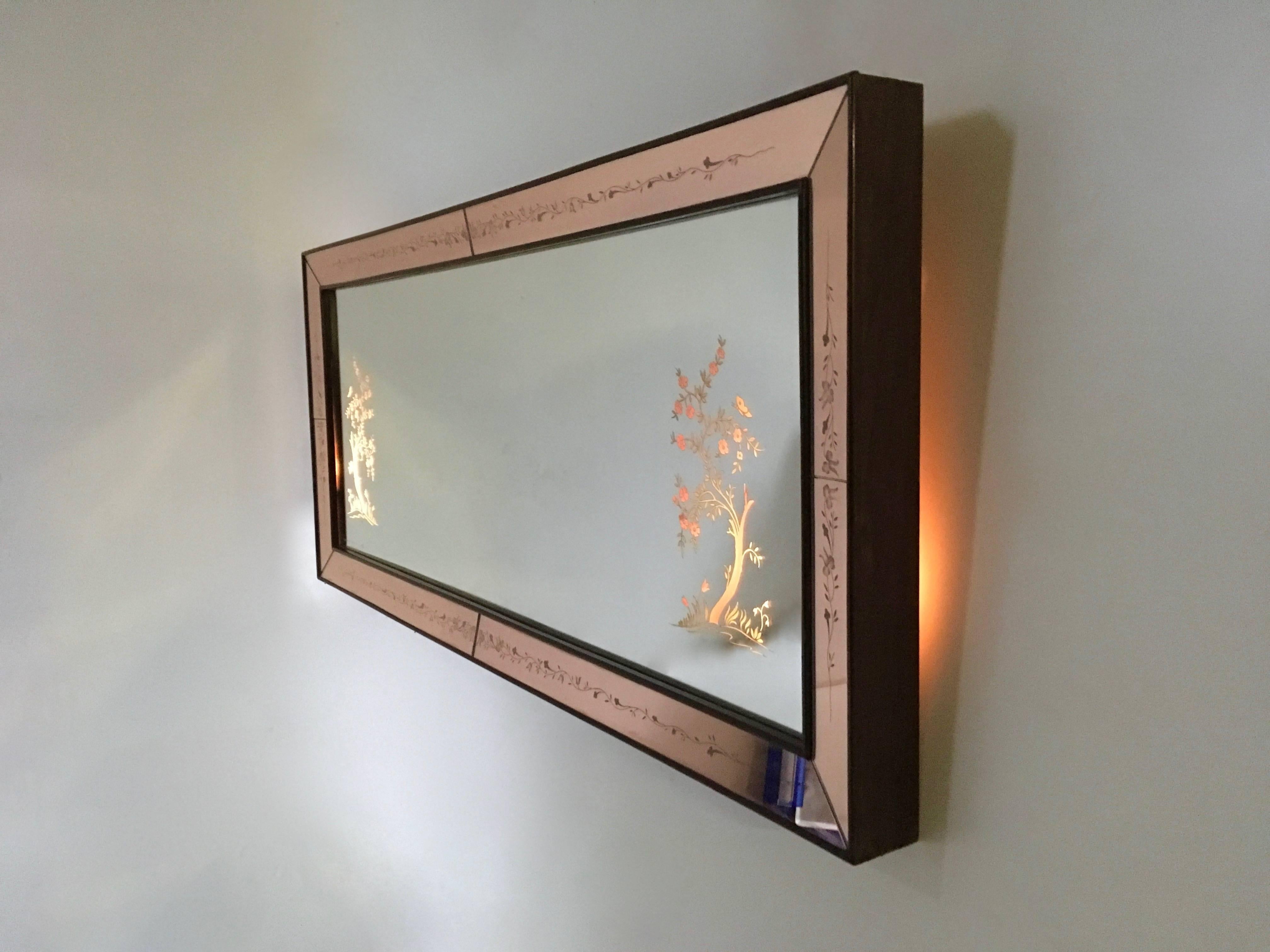 Glass Large and Beautiful Italian Illuminated Wall Mirror, 1940s