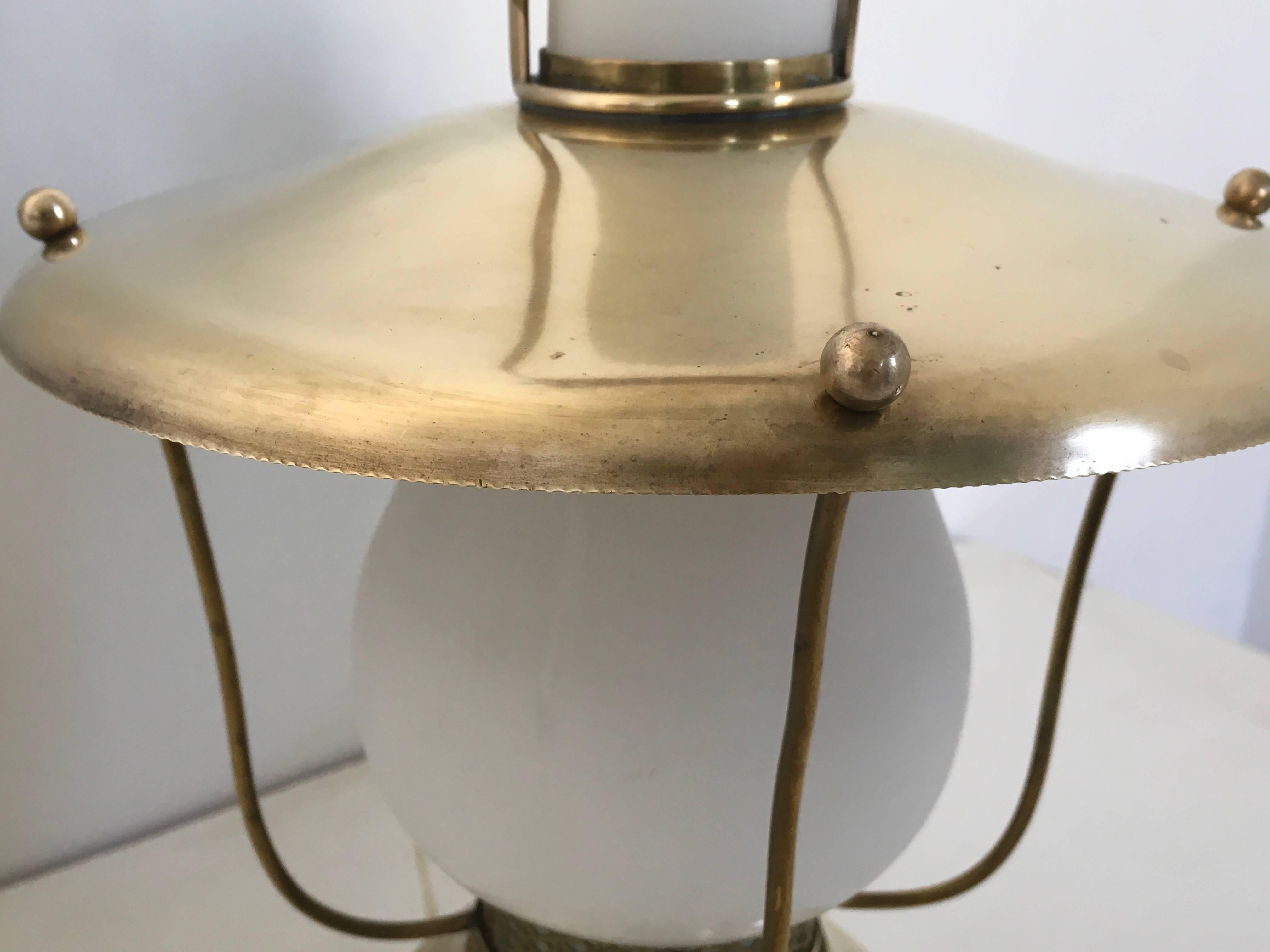 Italian Elegant Vintage Brass and Encased Glass Lantern Table Lamp, Italy For Sale