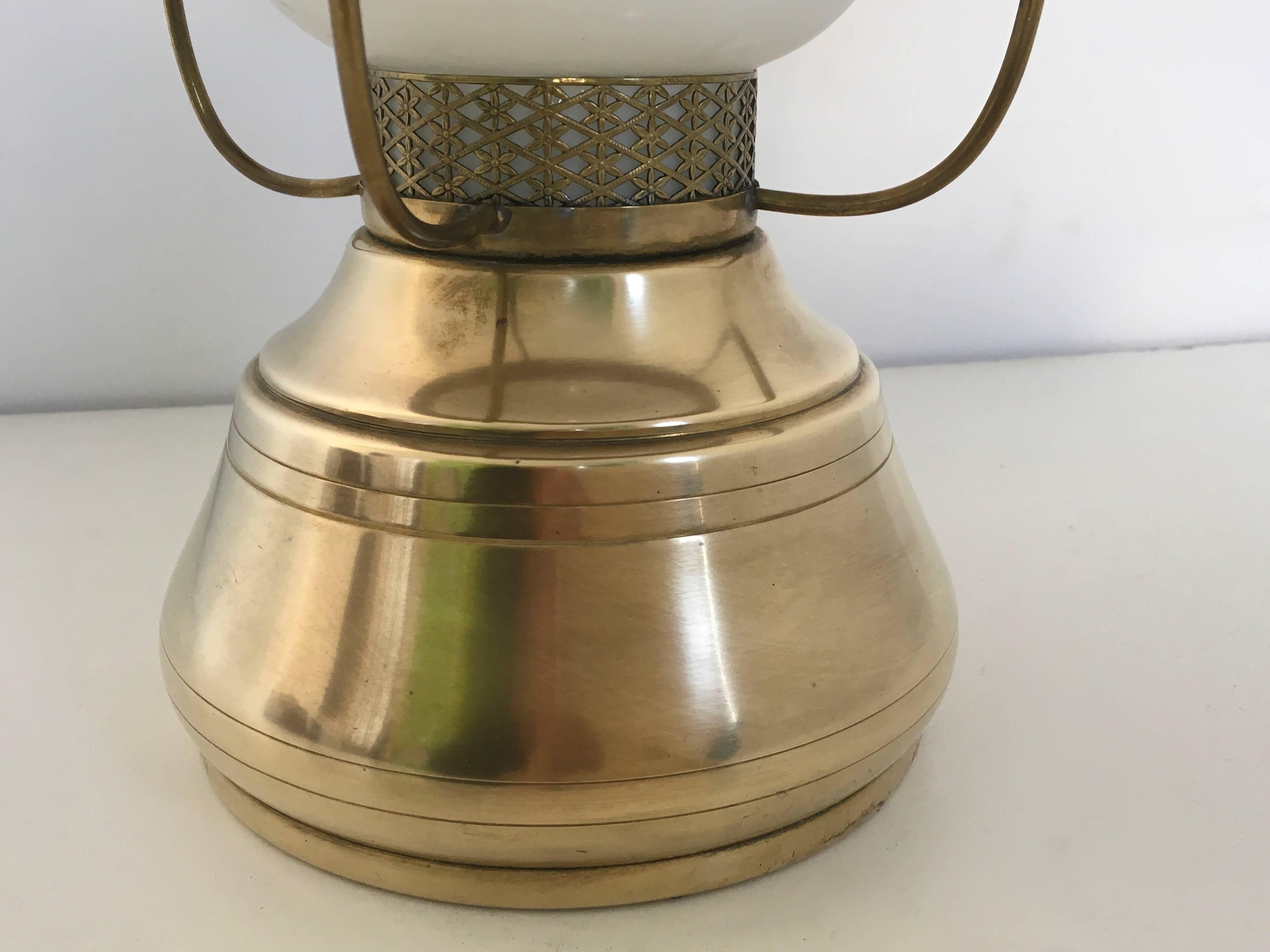 Turned Elegant Vintage Brass and Encased Glass Lantern Table Lamp, Italy For Sale