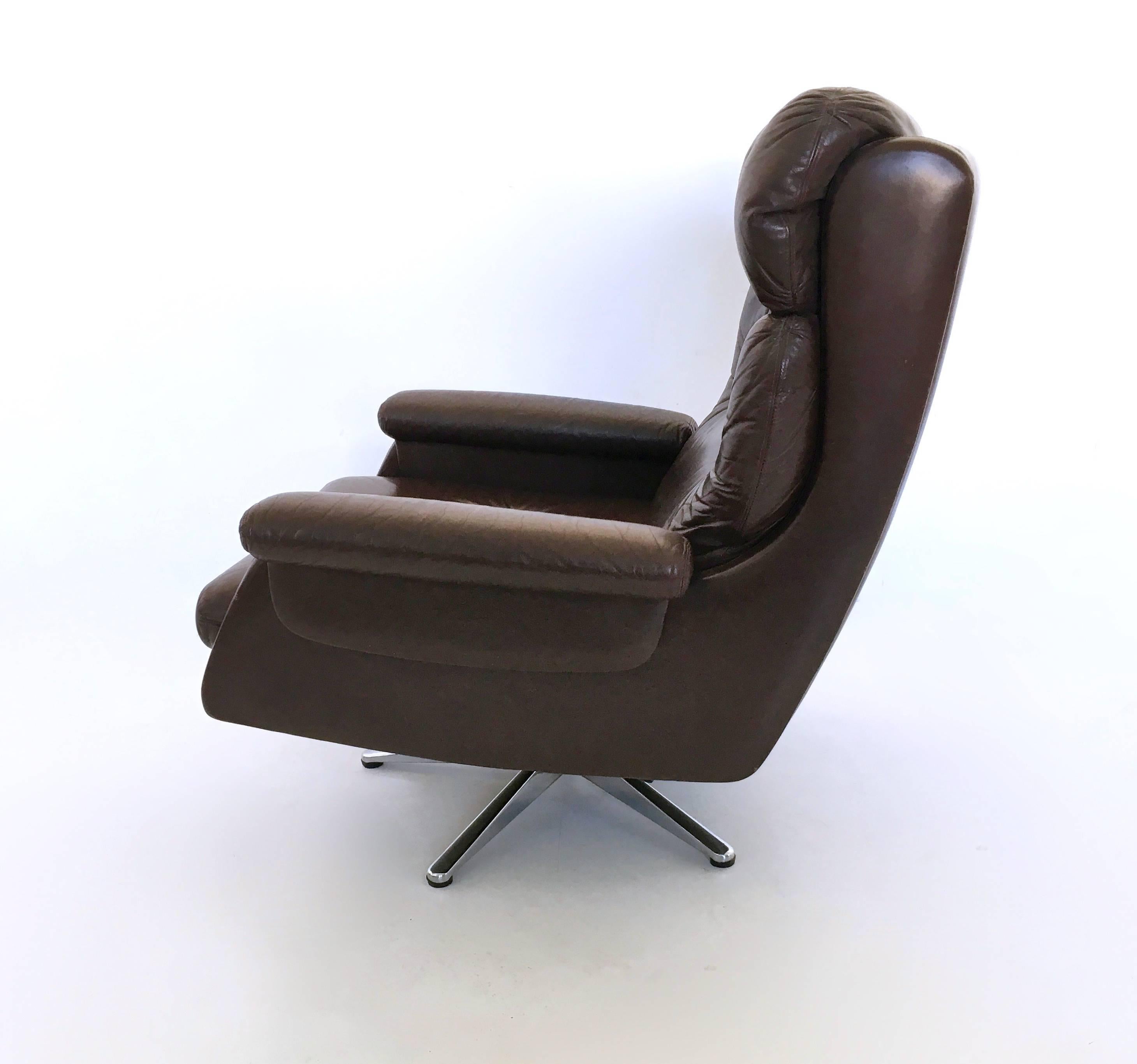 Late 20th Century Leather Swivel Recliner, Italy, 1970s