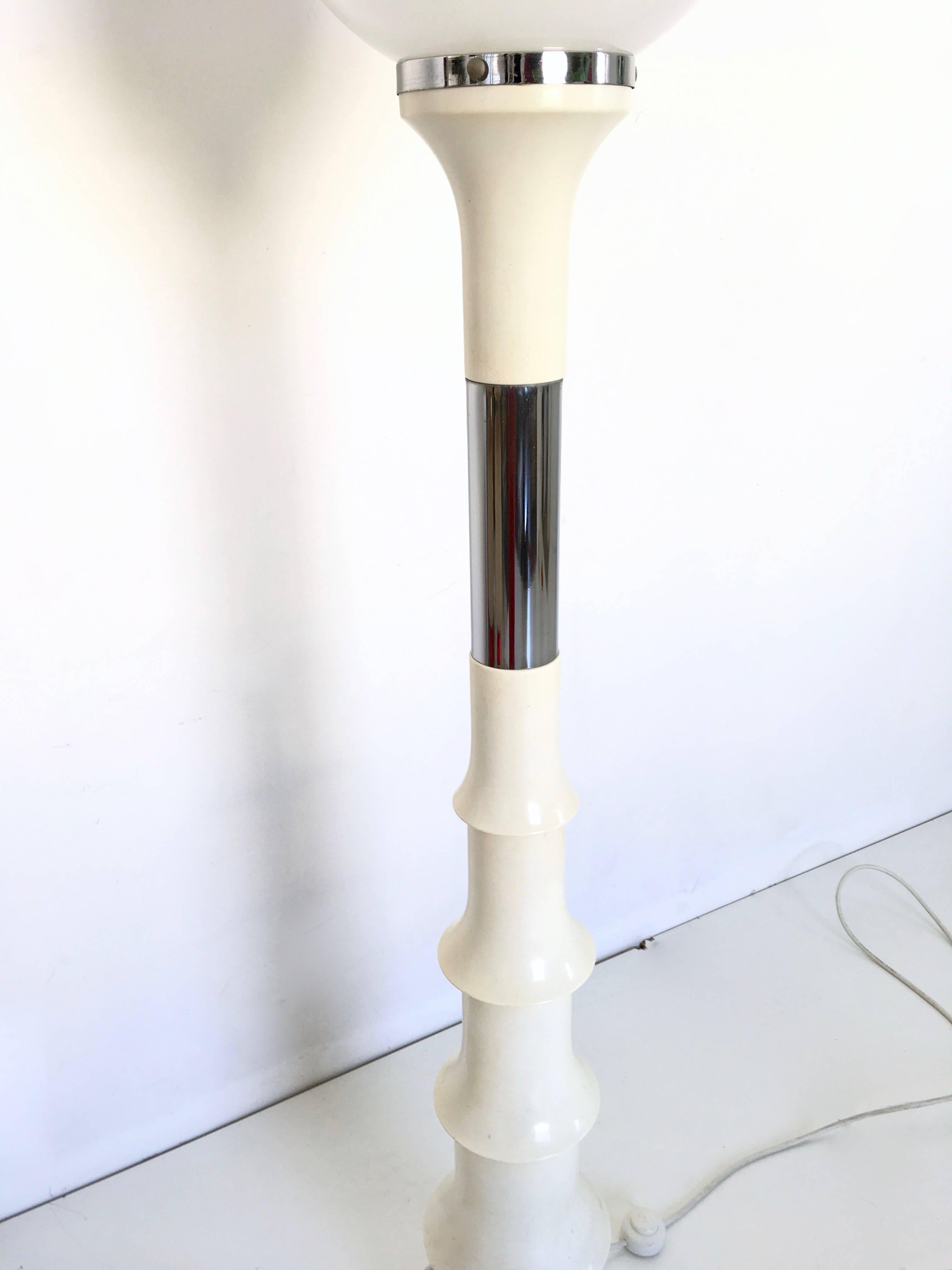 Italian Postmodern White Varnished Metal and Opaline Glass Floor Lamp, Italy