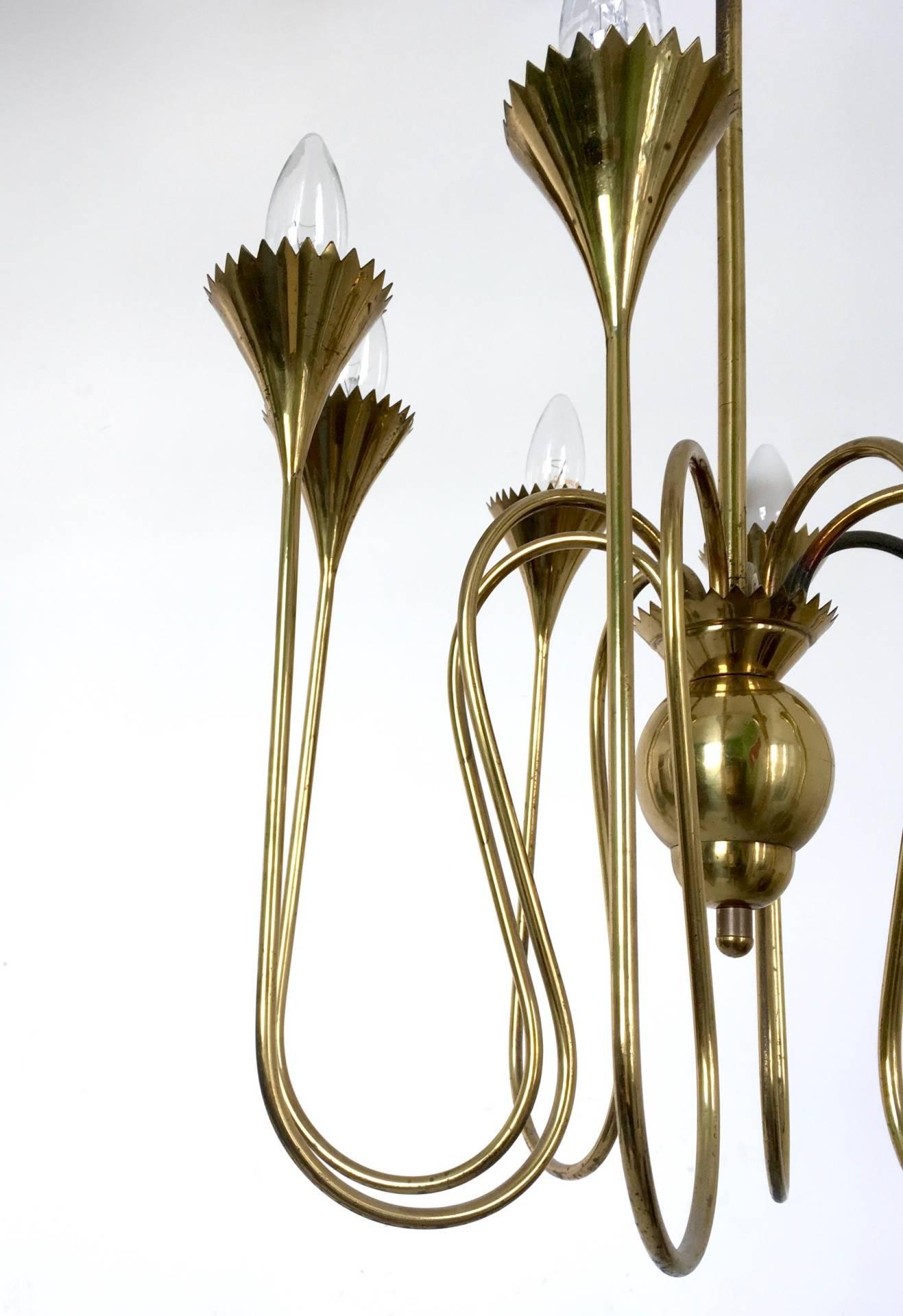Mid-20th Century Vintage Eight-Arm Brass Chandelier Highly Ascribable to Ulrich, Italy