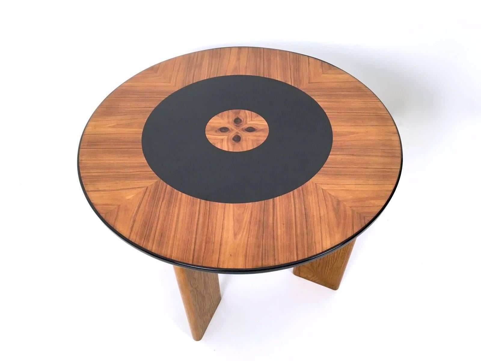Art Deco Round Wood and Ebonized Wood Dining Table, Italy, 1940s In Excellent Condition In Bresso, Lombardy