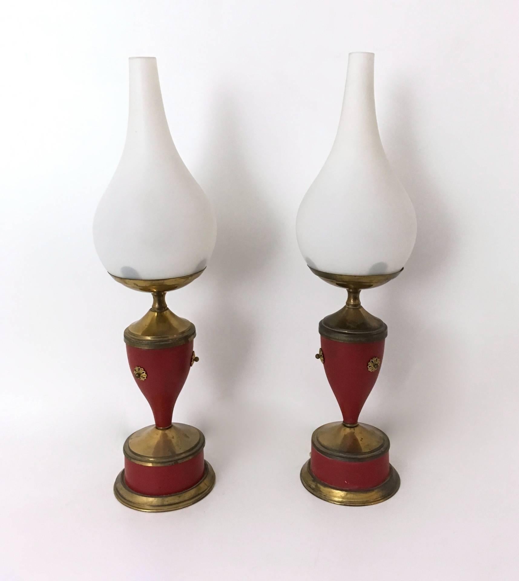 Mid-Century Modern Vintage Pair of Red Varnished Metal, Brass and Glass Table Lamps, Italy For Sale