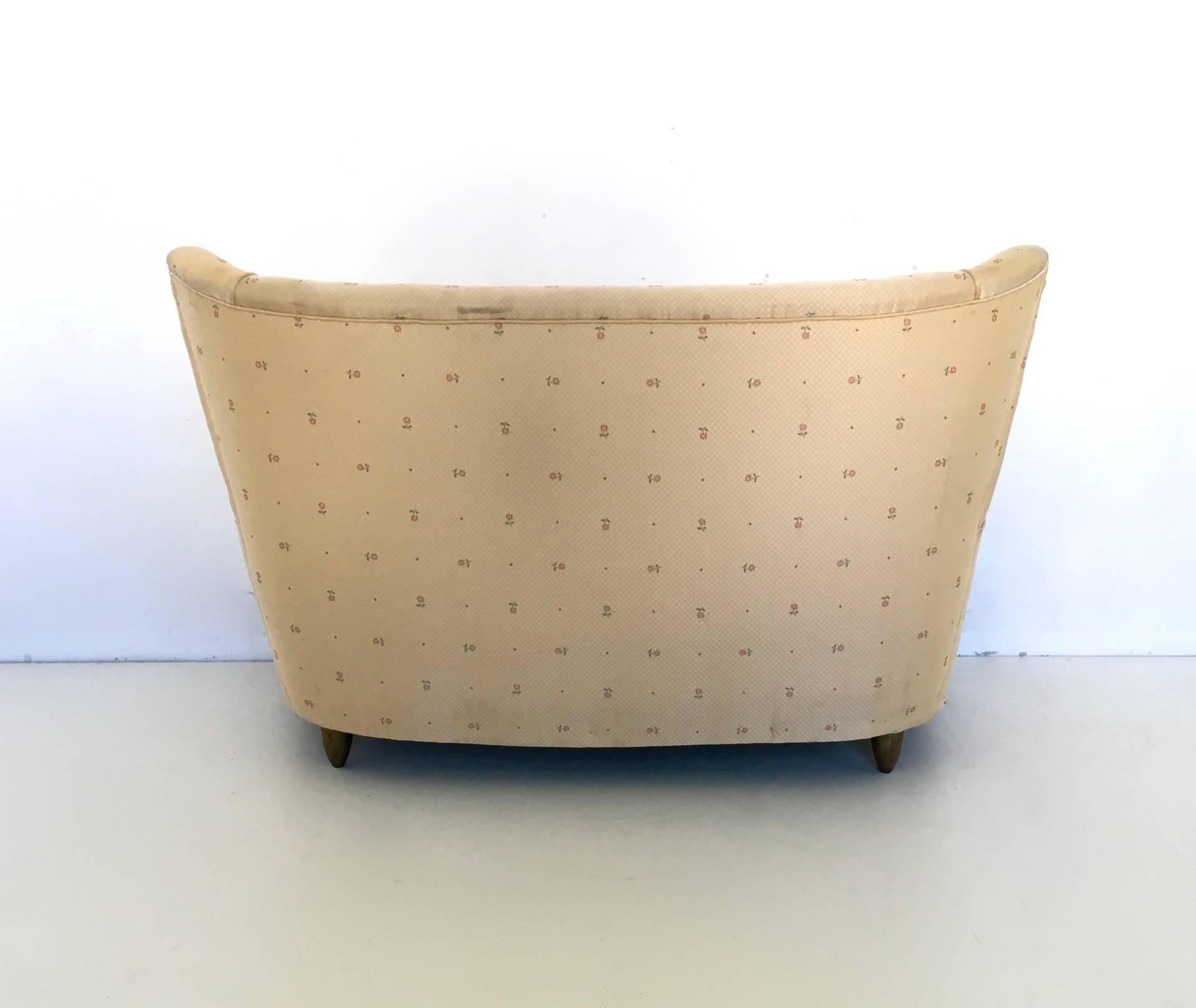 Juego de 3 piezas de salón de tela original vintage marfil by Paolo Buffa, Italia en Bastante bueno estado para la venta en Bresso, Lombardy