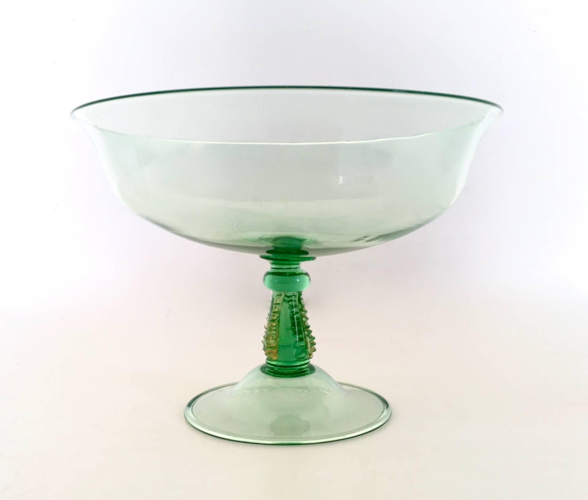 It is a high-quality centrepiece made in Murano blown glass.
It is in perfect original condition.