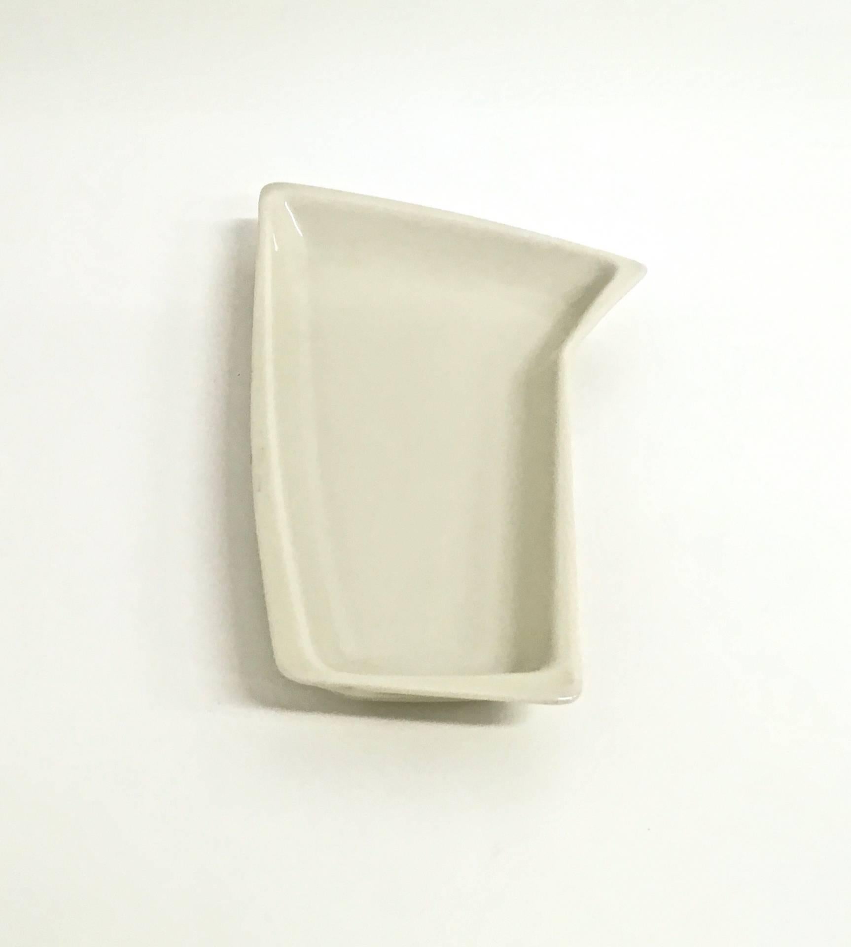 Mid-20th Century White Lacquered Ceramic Ashtray - Vide Poche by Antonia Campi for Verbano For Sale