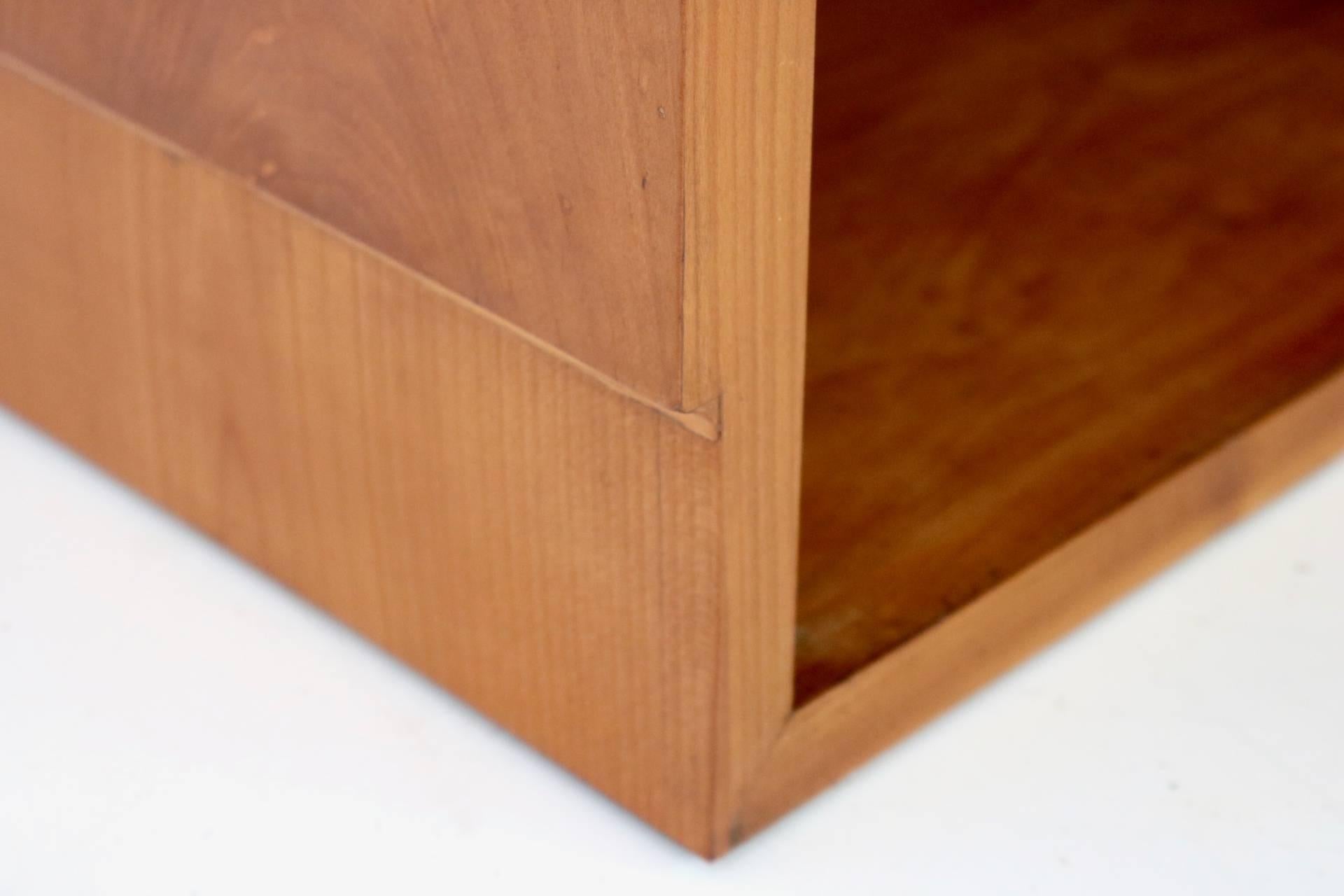Cherry Nightstand in the Style of Gio Ponti, Italy, 1940s 4