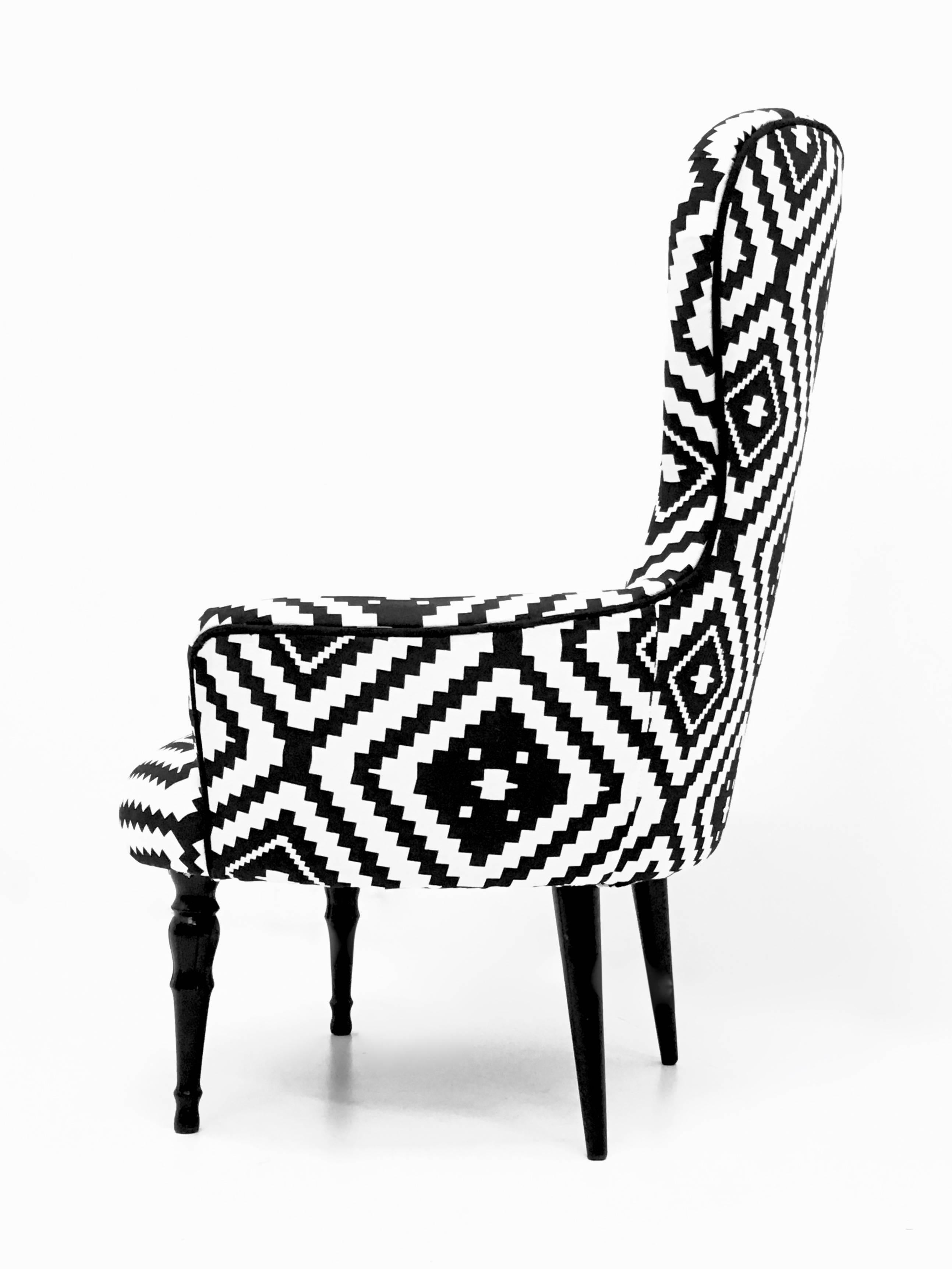 Mid-20th Century Beautiful Pair of Black and White Armchairs, Italy, 1950s