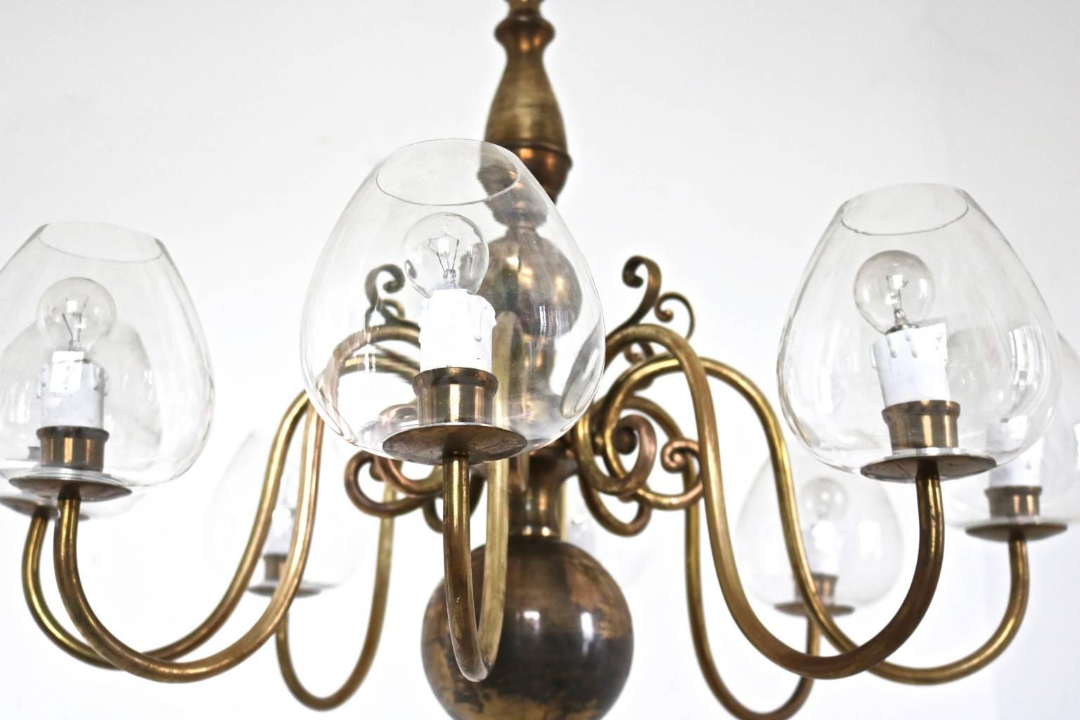Vintage Eight-Light Brass Chandelier with Murano Glass Lampshades, Italy In Good Condition In Bresso, Lombardy