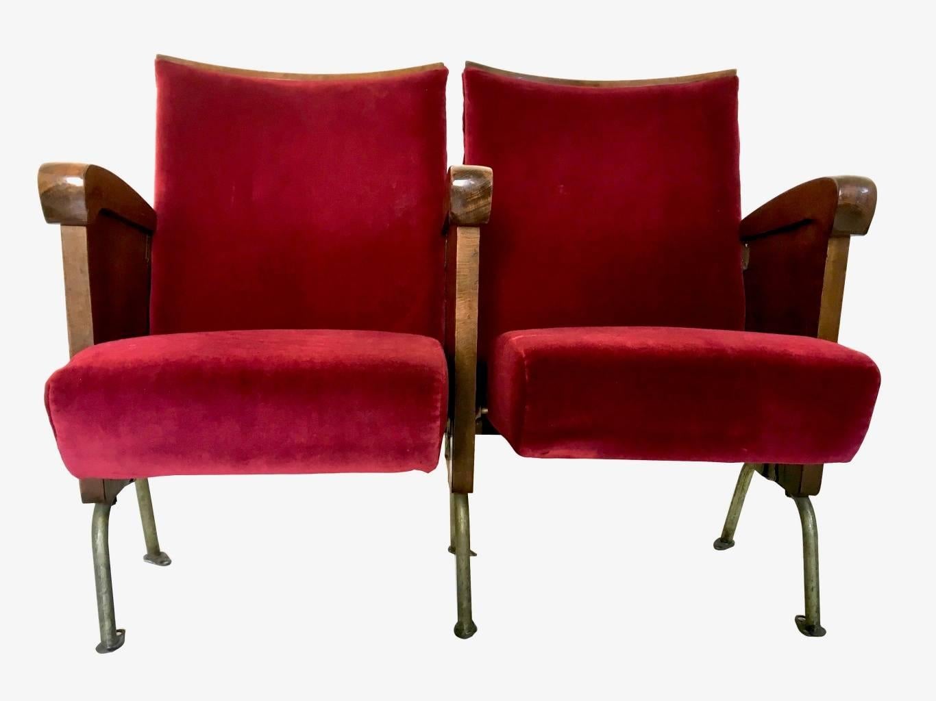 They feature a wooden structure, which is padded and upholstered in red velvet.
They also have metal parts.
Each set consists of a double bench.
The picture with the two sets and two single seats is just for illustrative purposes only, but we