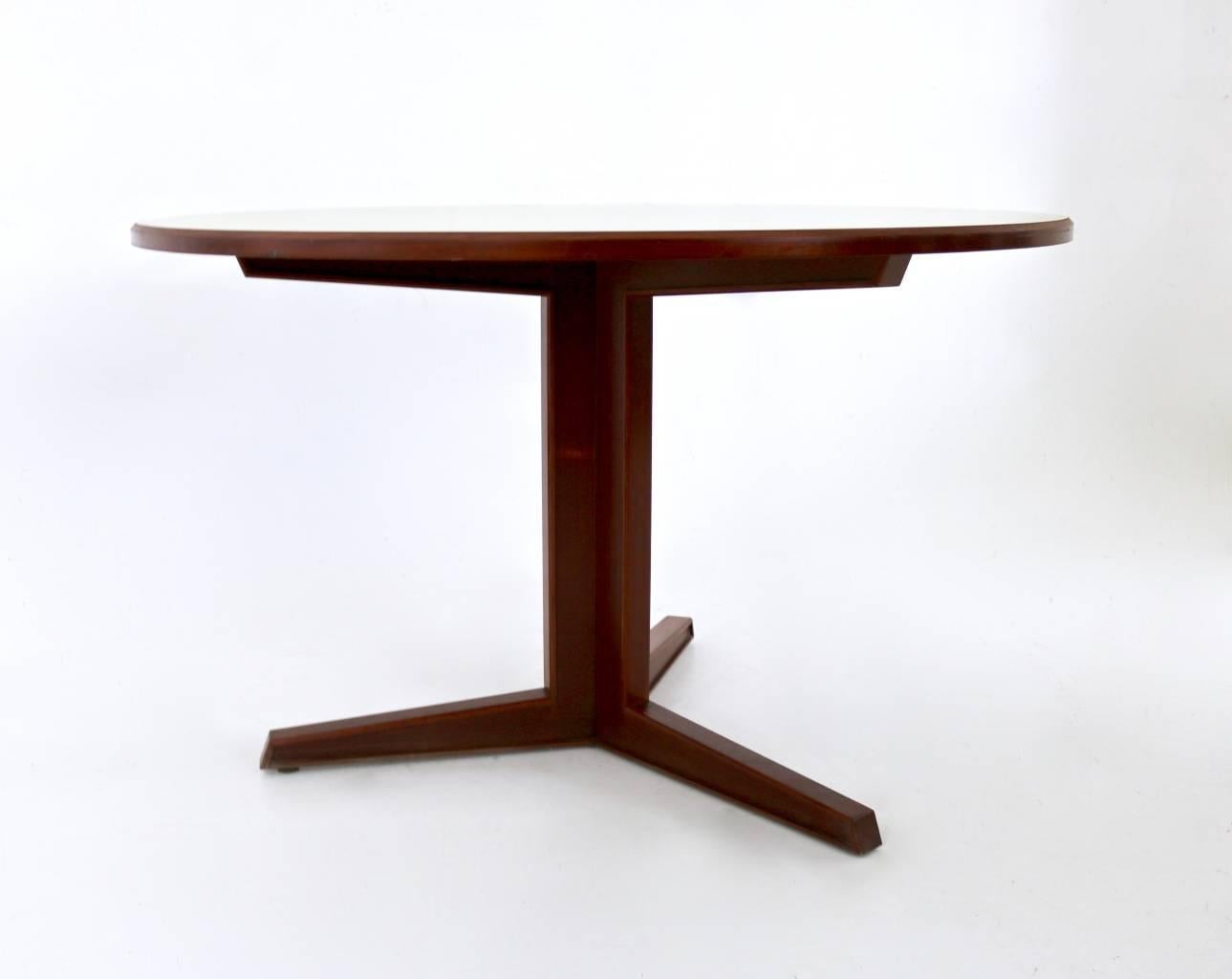 round formica table