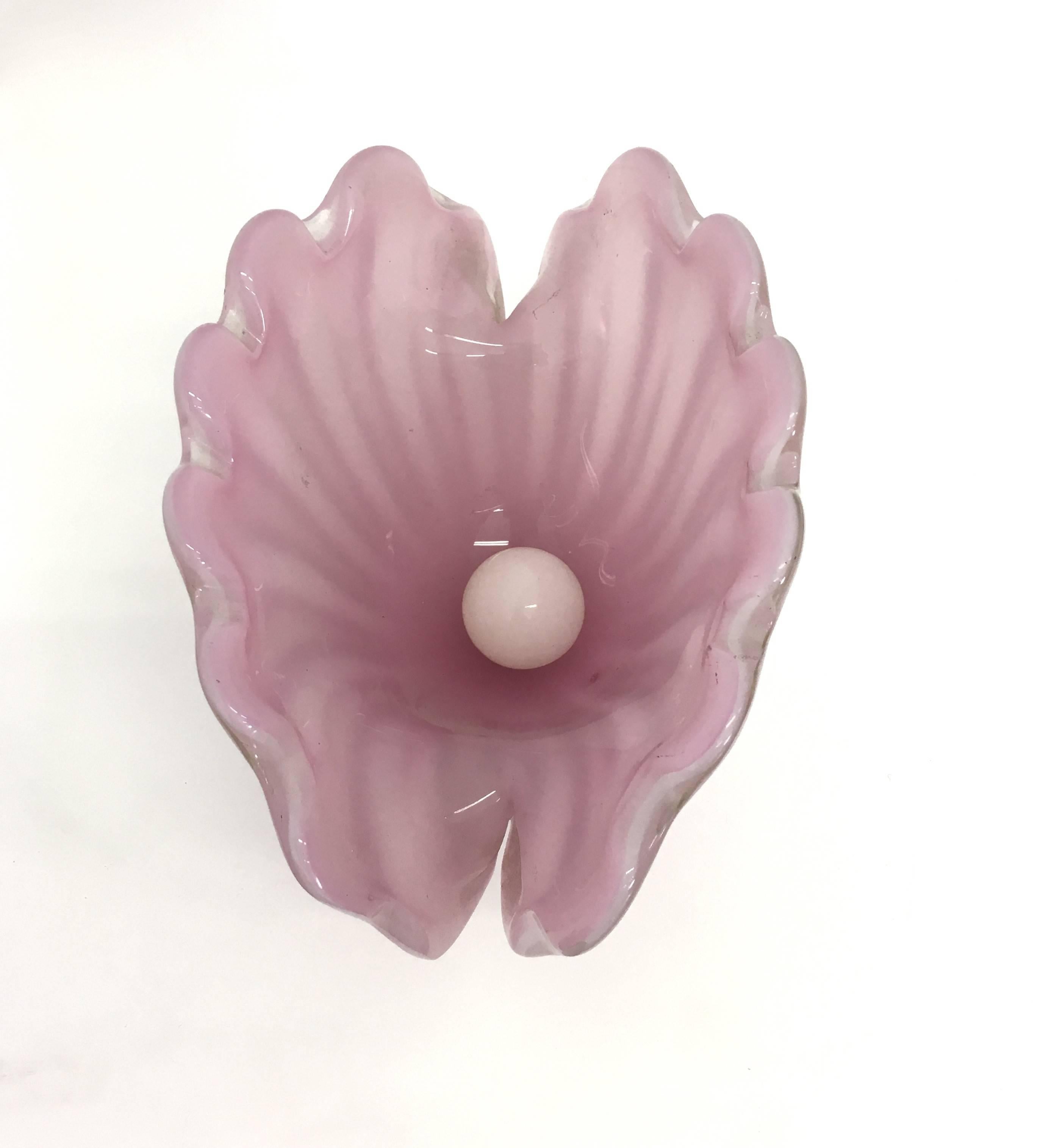 Italian Large 'Opalescent' Glass Shell Bowl by Fratelli Toso, Italy, 1950s