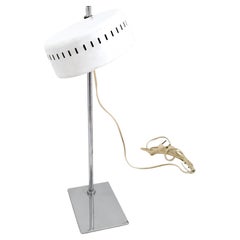 Postmodern Adjustable White Lacquered Metal Desk Lamp by Robert Sonneman