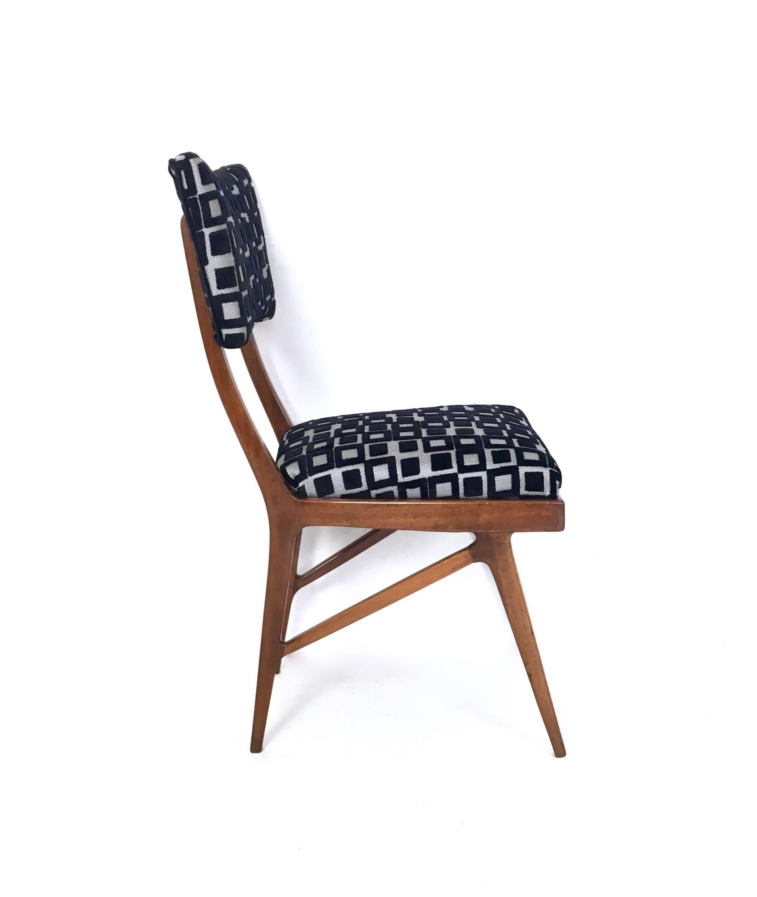 Mid-20th Century Set of Four Black and White Square Patterned Chairs in the Style of Ico Parisi For Sale