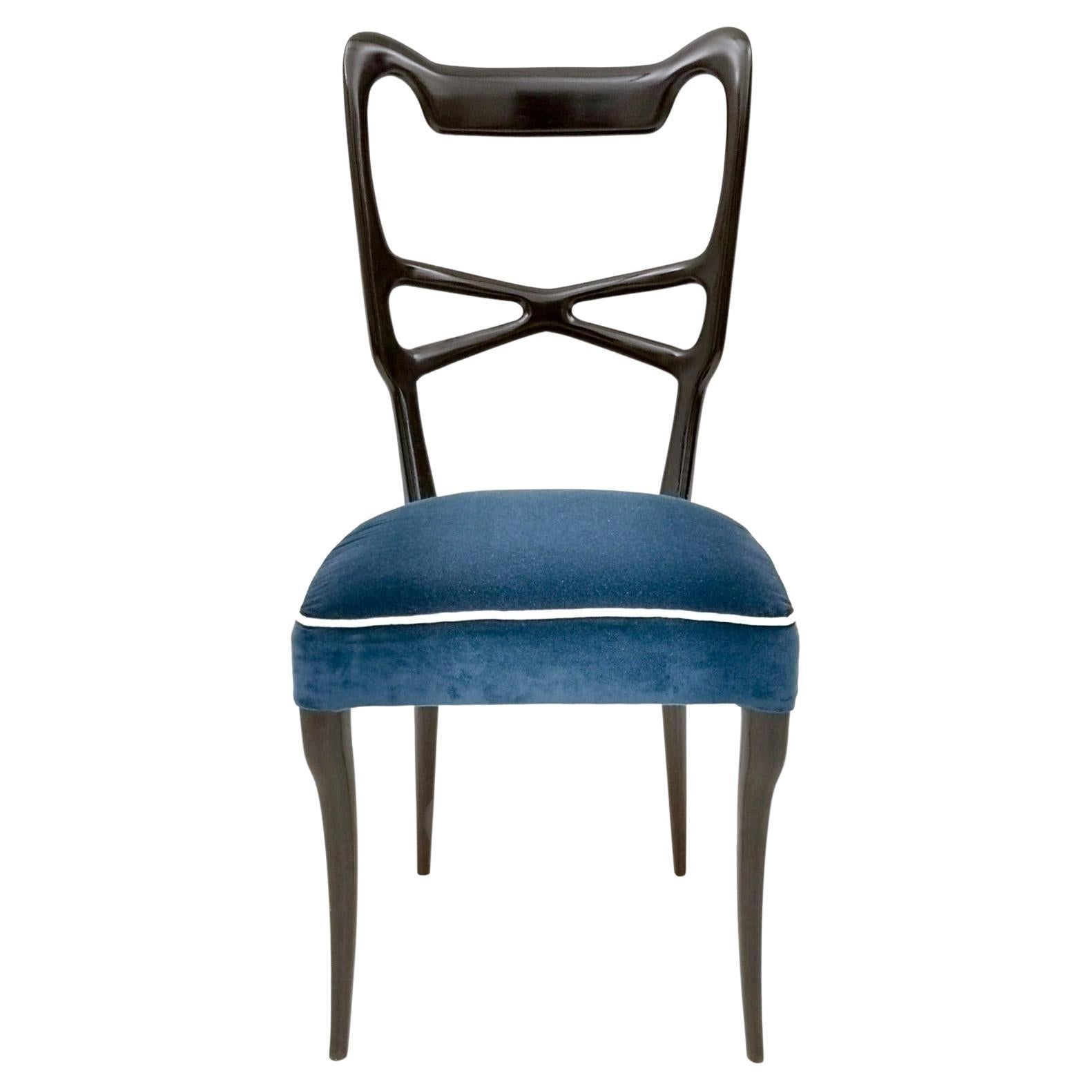 Set aus sechs Mitternachtsblauen Samt-Esszimmerstühlen im Stil von Ulrich, Italien im Angebot
