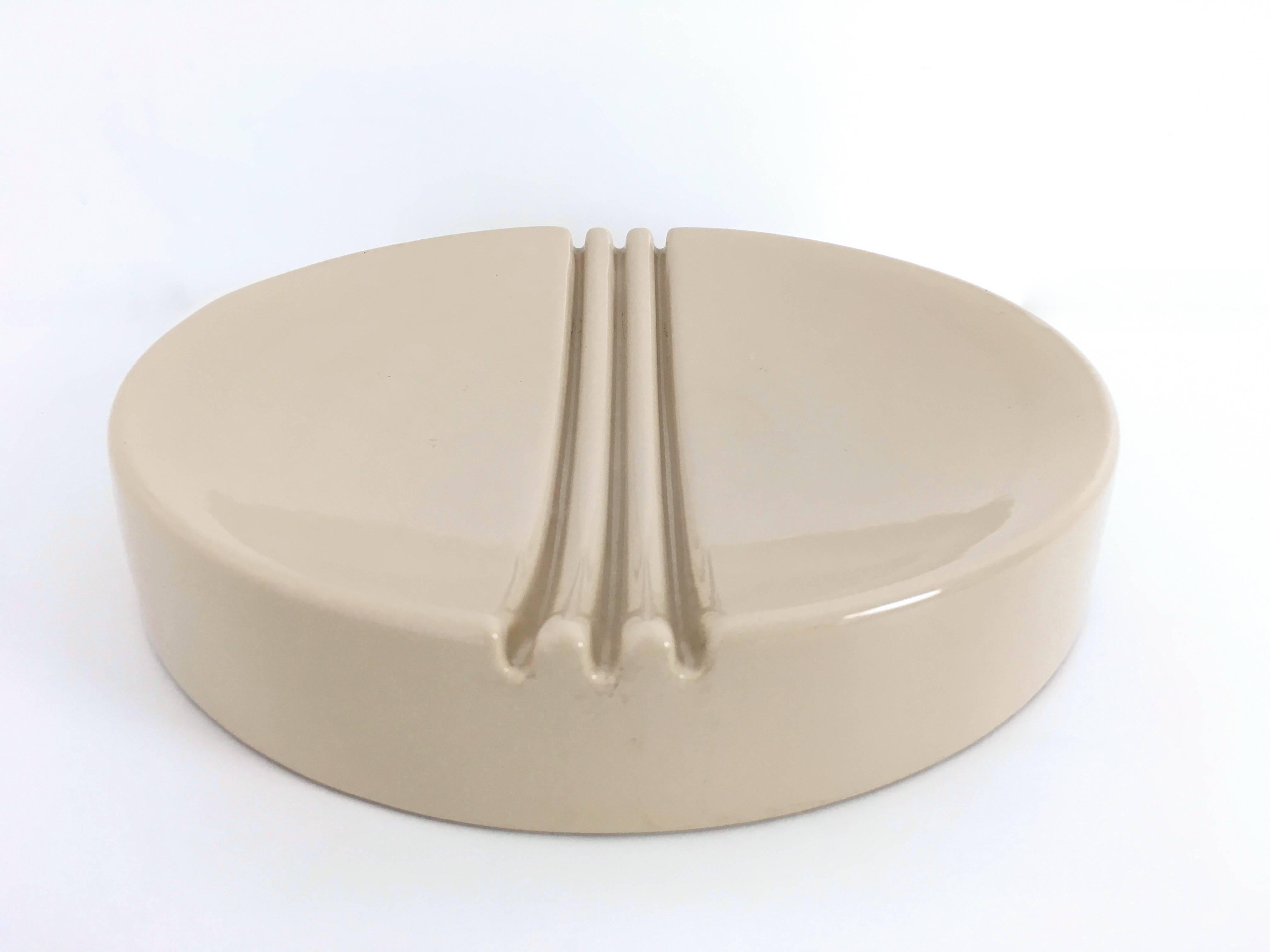 Mid-Century Modern Vintage Round Antique Beige Catch All by Giancarlo Gabbianelli, Italy For Sale