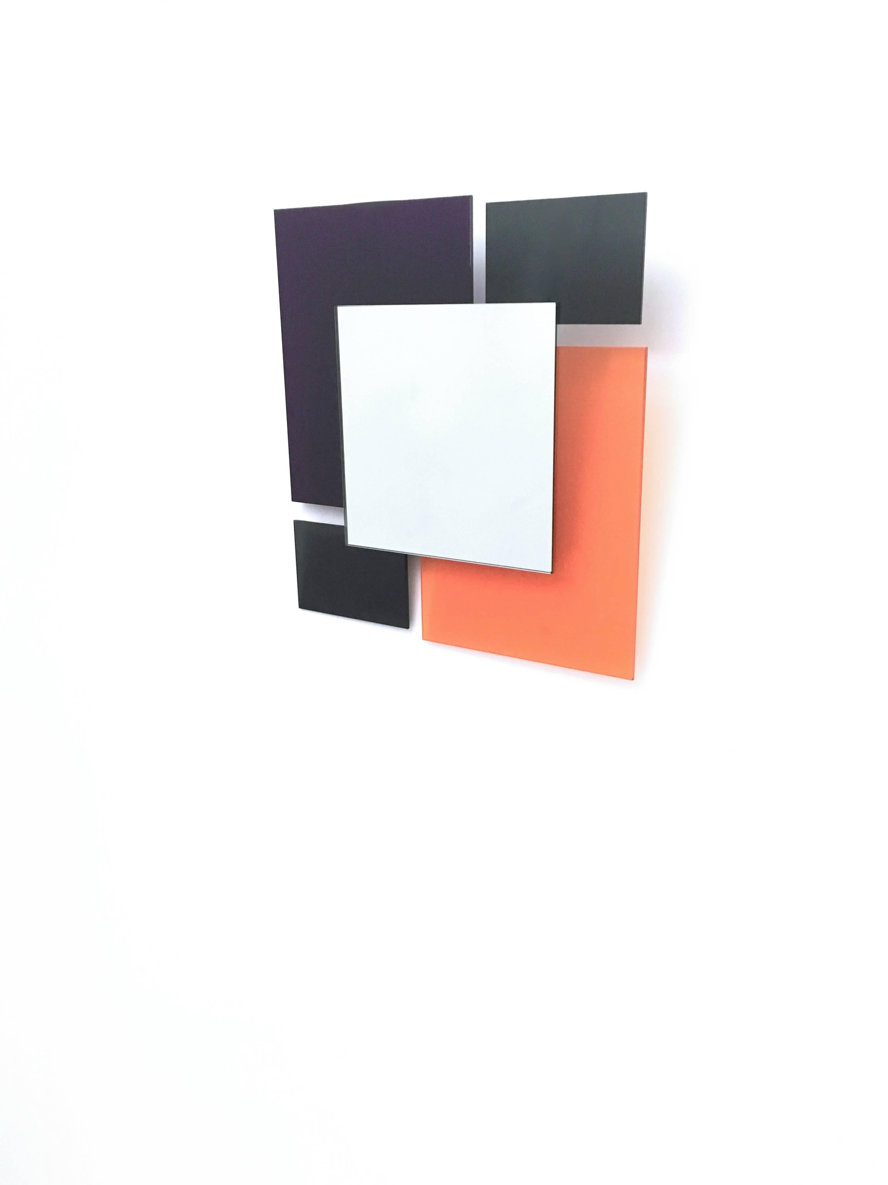 Pair of Postmodern Black and Orange Wall Mirrors in the Style of Sottsass, 1980s In Excellent Condition For Sale In Bresso, Lombardy