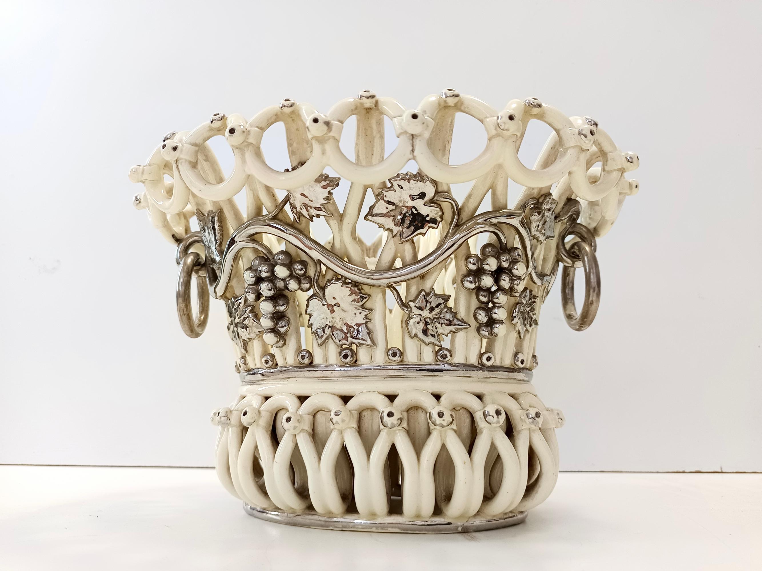 Français Coupe à fruits ou centre de table en céramique blanc crème par Charles de Boissimon, France en vente