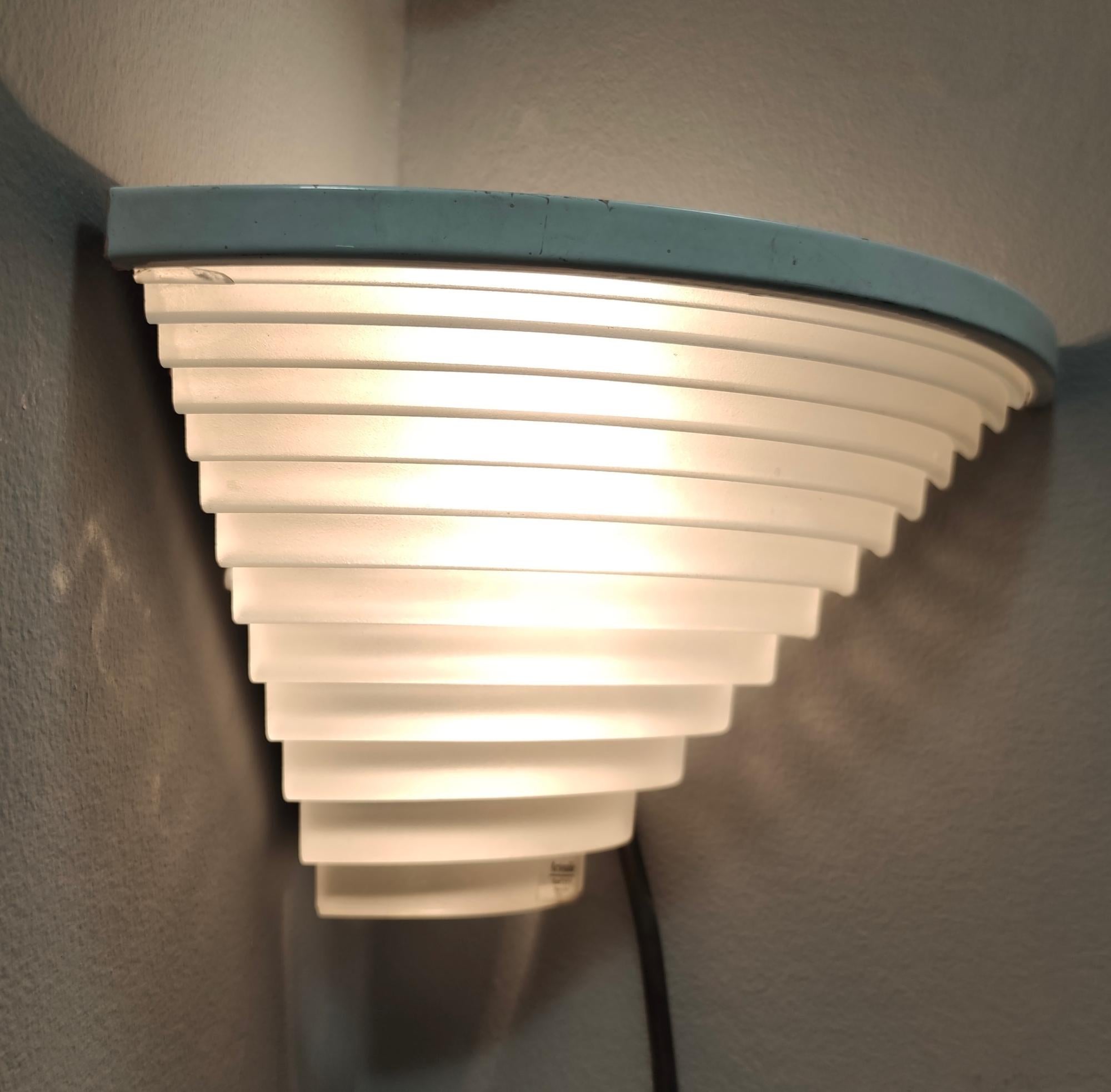Paar Egisto-Eckleuchter von Angelo Mangiarotti für Artemide im Zustand „Hervorragend“ im Angebot in Bresso, Lombardy